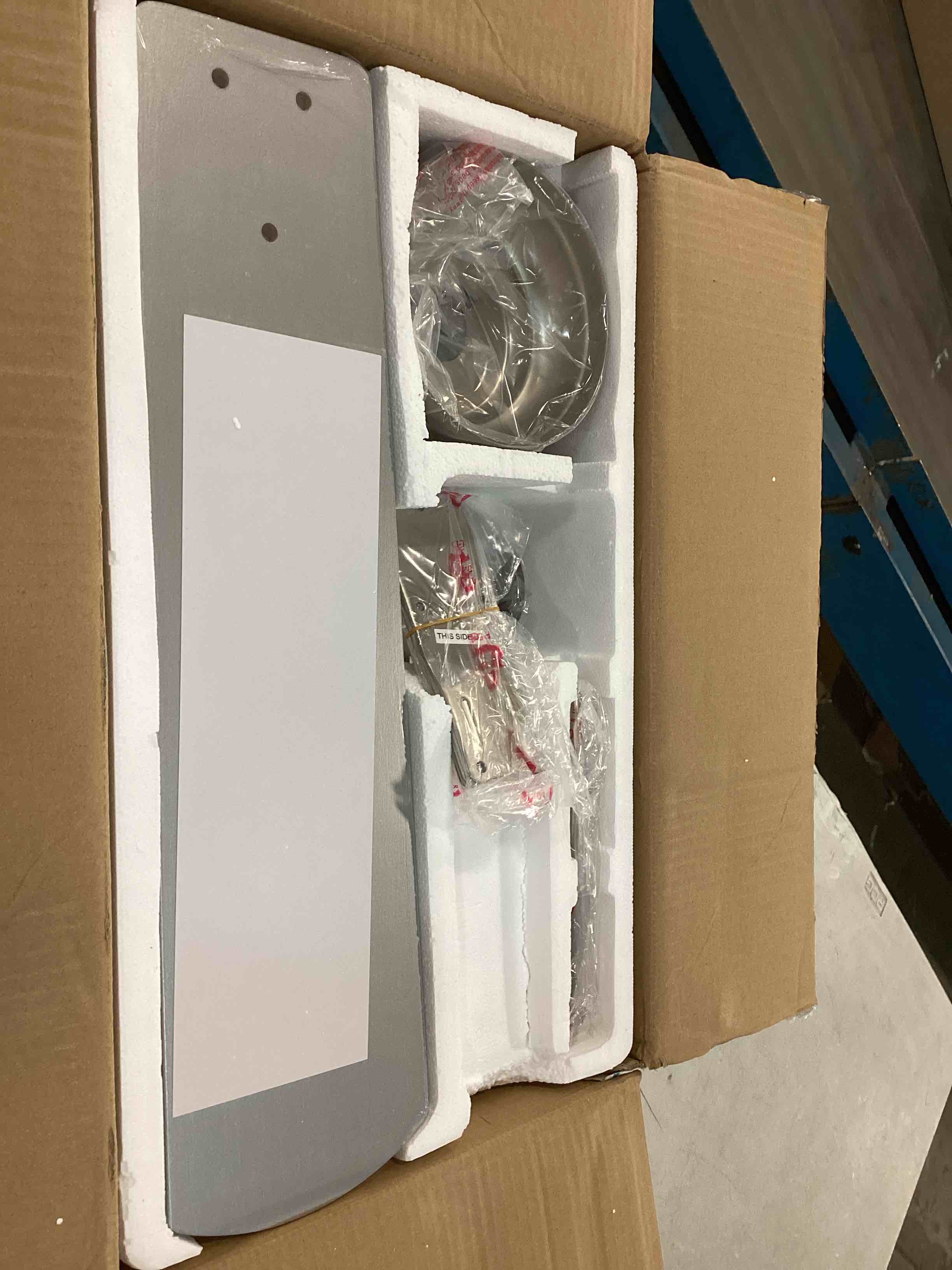 https://s3.amazonaws.com/lotting-images-prod/bidfta/RED6046234_1709652488581.jpeg