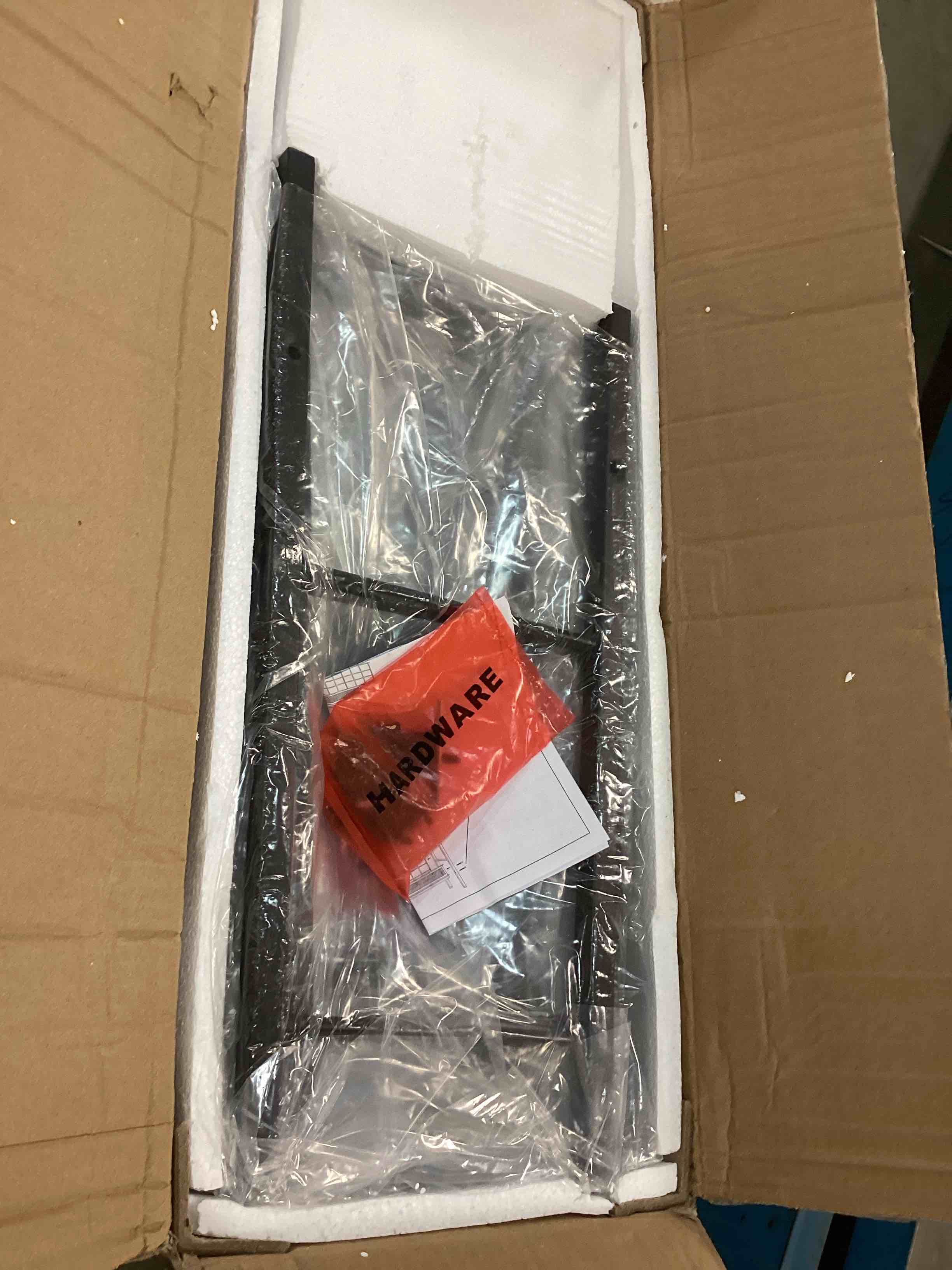 https://s3.amazonaws.com/lotting-images-prod/bidfta/RED6046557_1709745054968.jpeg