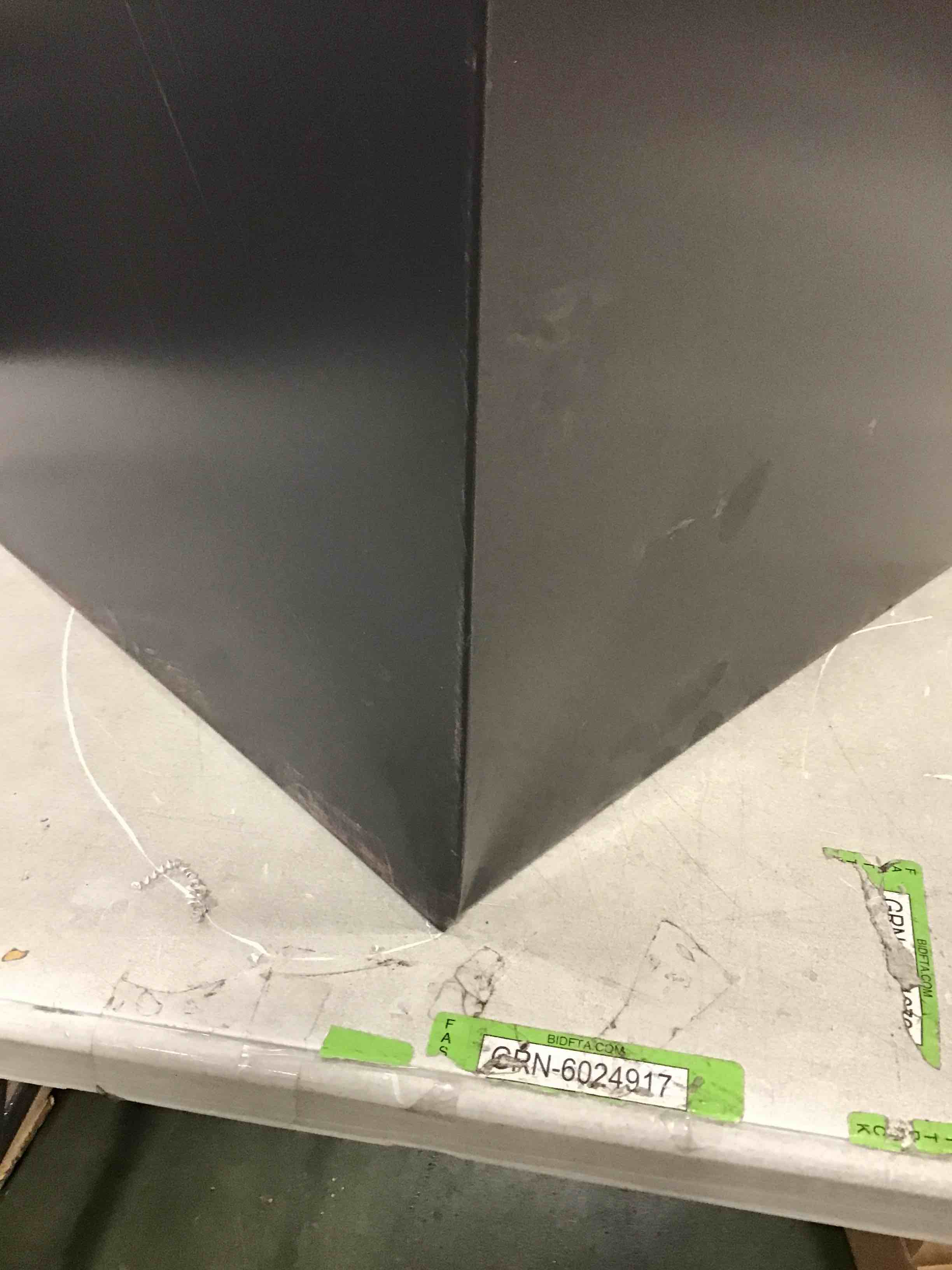 https://s3.amazonaws.com/lotting-images-prod/bidfta/RED6047137_1709730626593.jpeg