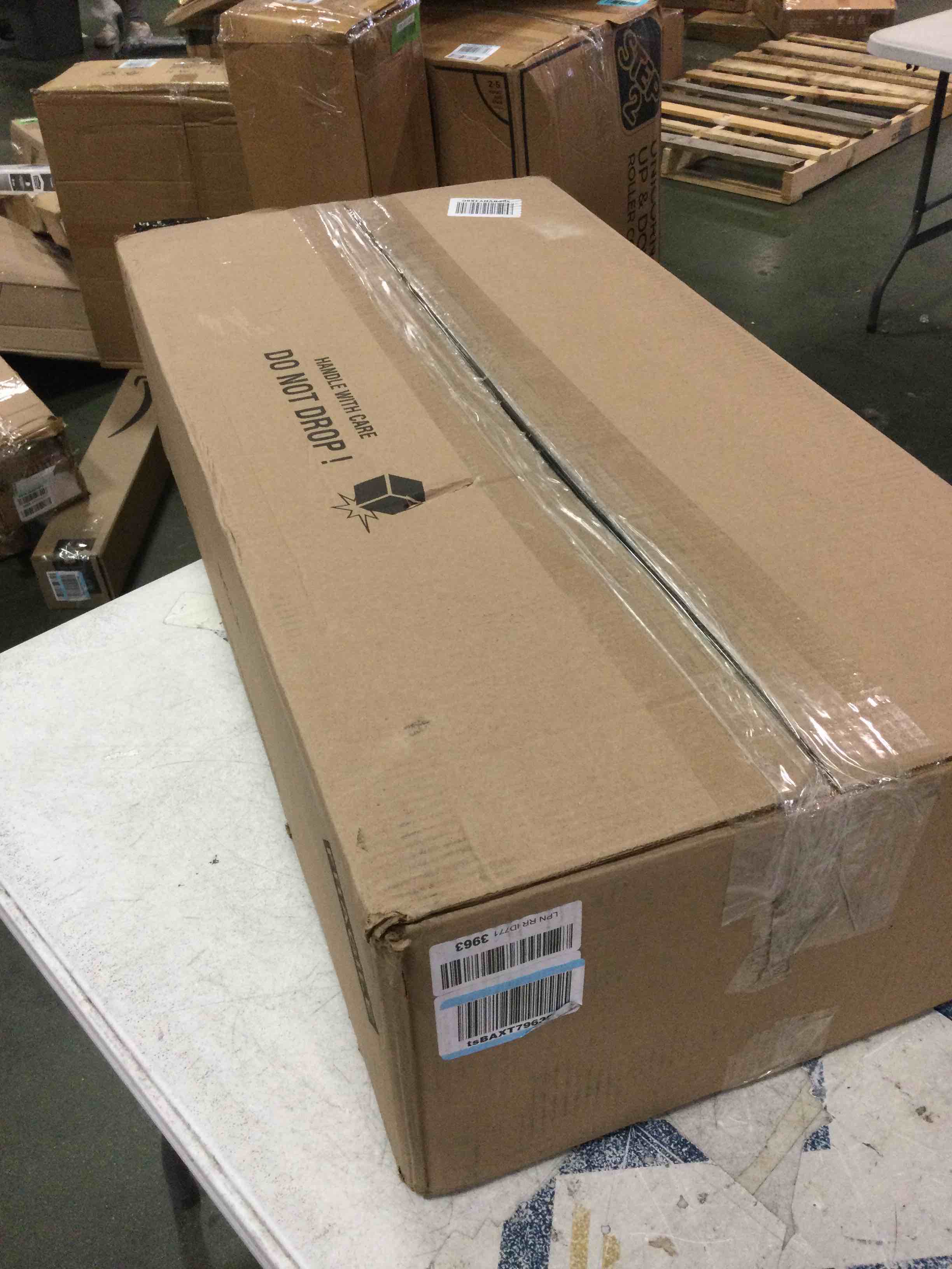 https://s3.amazonaws.com/lotting-images-prod/bidfta/RED6047762_1711040349344.jpeg