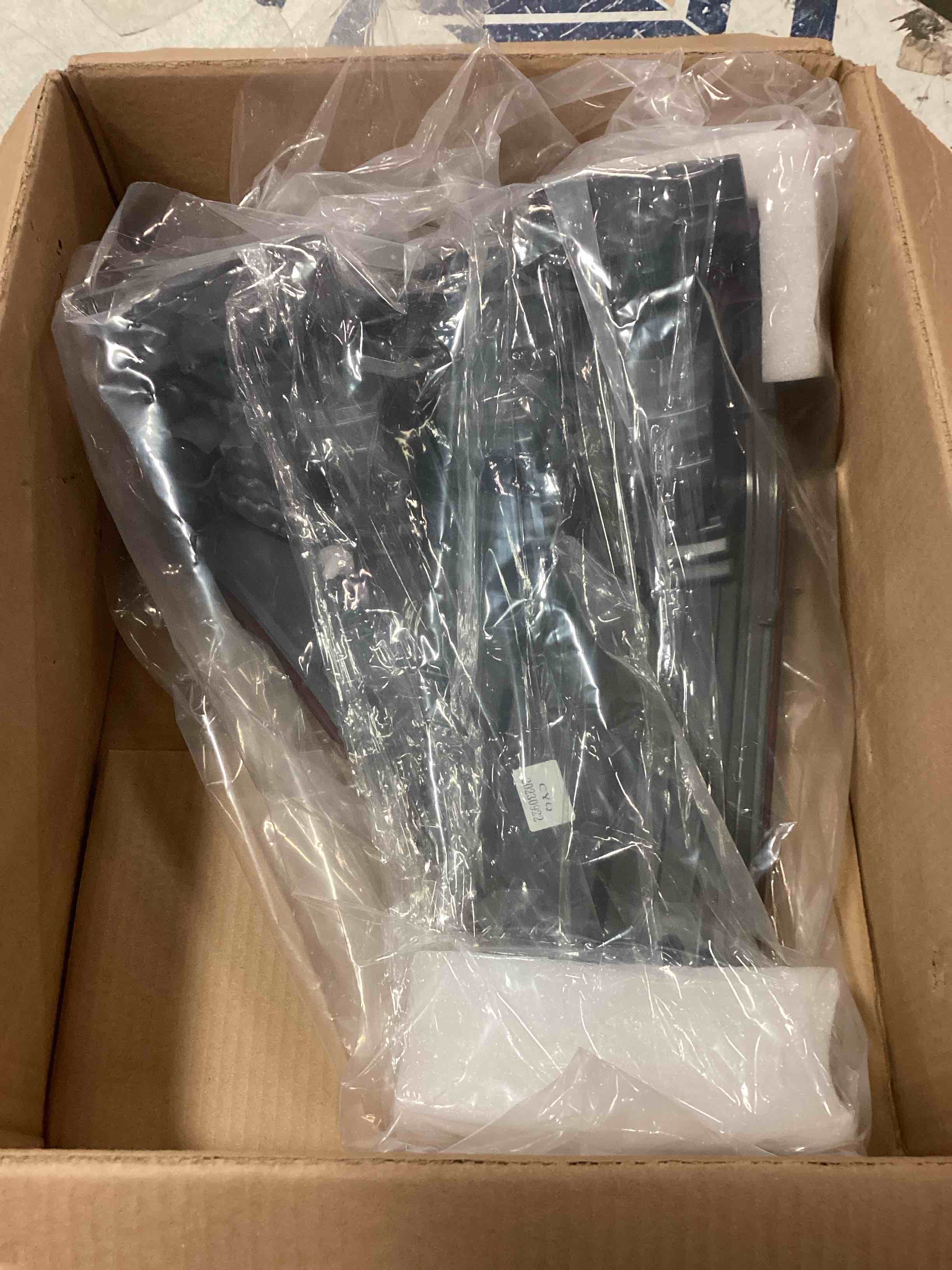 https://s3.amazonaws.com/lotting-images-prod/bidfta/RED6047840_1711110322086.jpeg