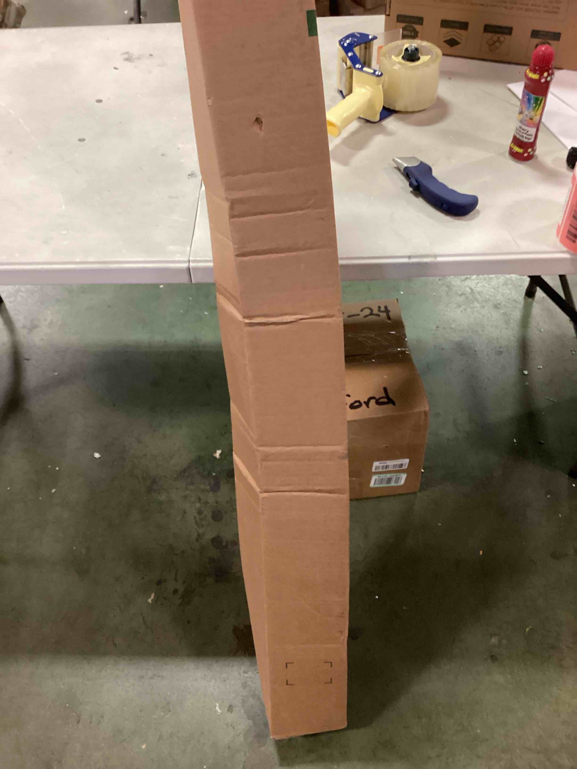 https://s3.amazonaws.com/lotting-images-prod/bidfta/RED6048207_1711639247882.jpeg