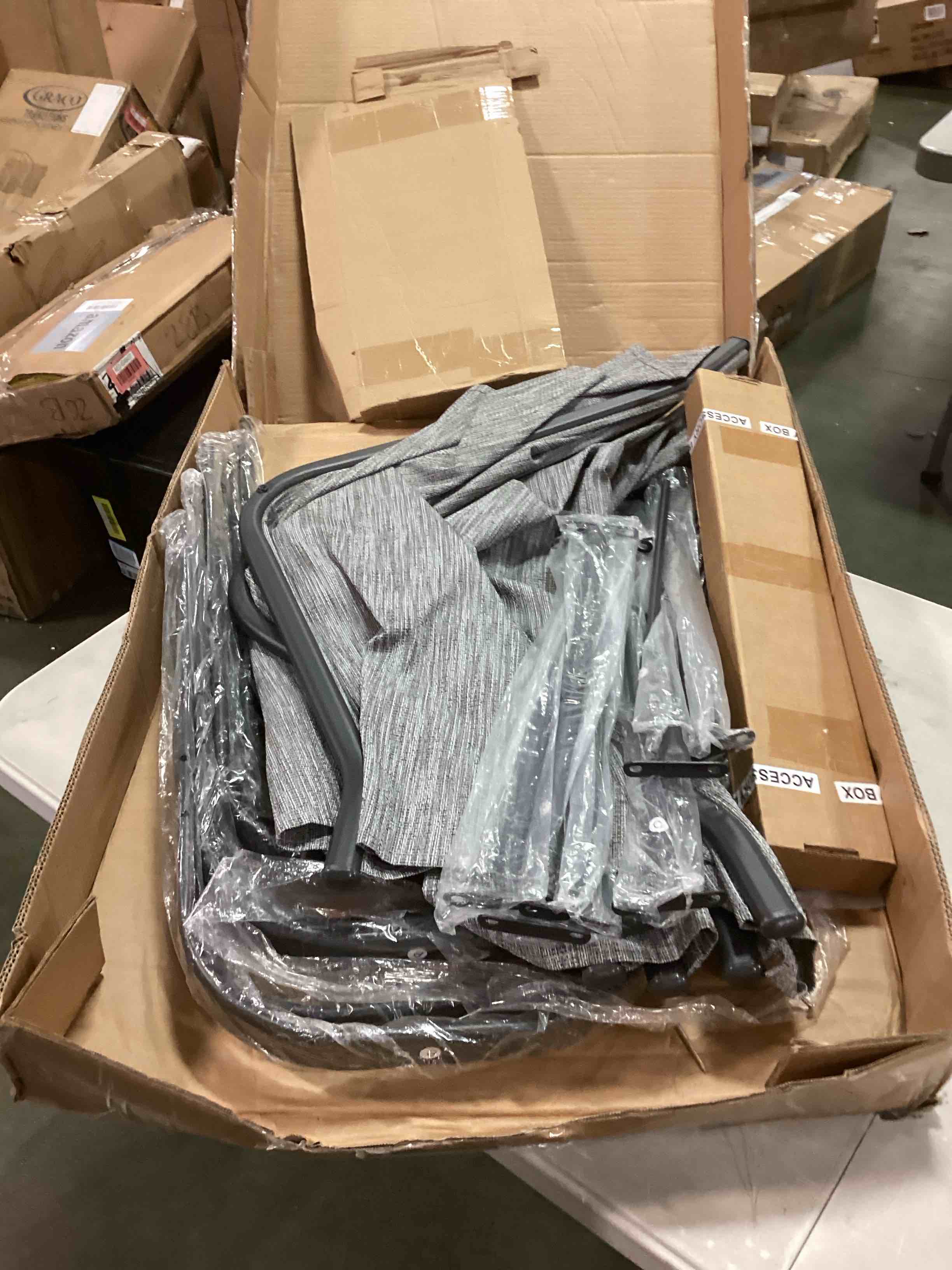 https://s3.amazonaws.com/lotting-images-prod/bidfta/RED6048409_1711985328759.jpeg