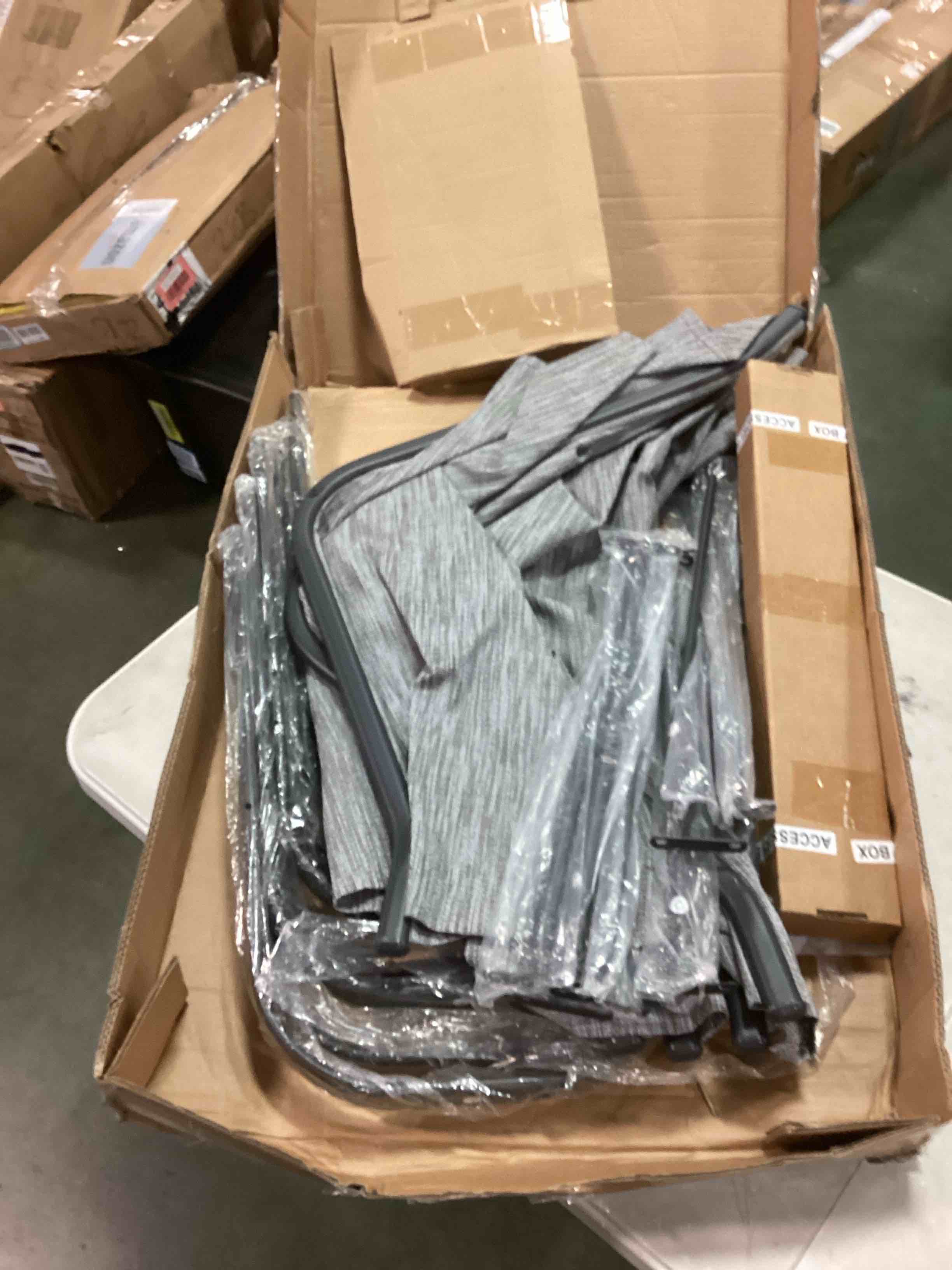 https://s3.amazonaws.com/lotting-images-prod/bidfta/RED6048409_1711985330925.jpeg