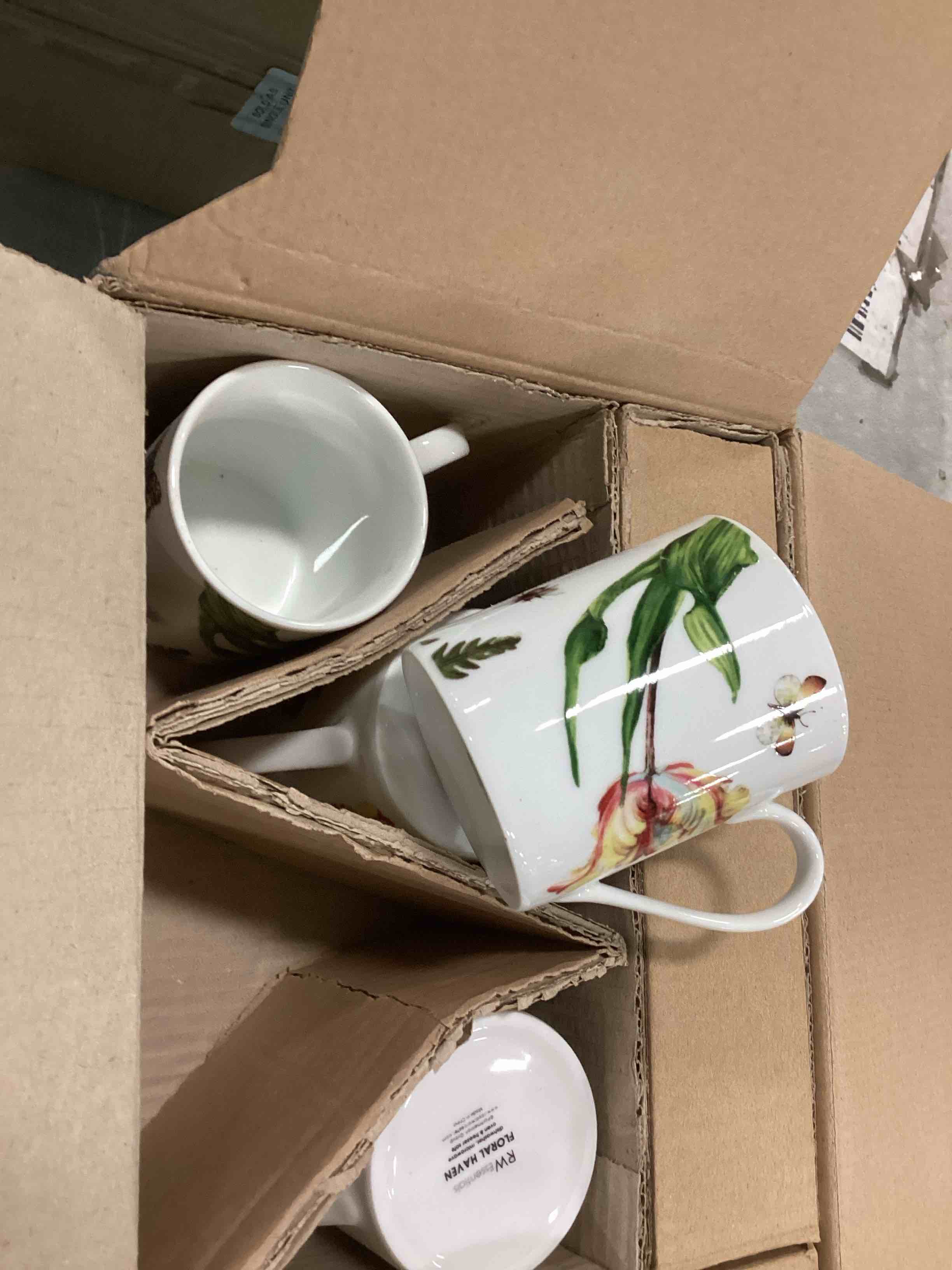 https://s3.amazonaws.com/lotting-images-prod/bidfta/RED6048840_1709902939041.jpeg