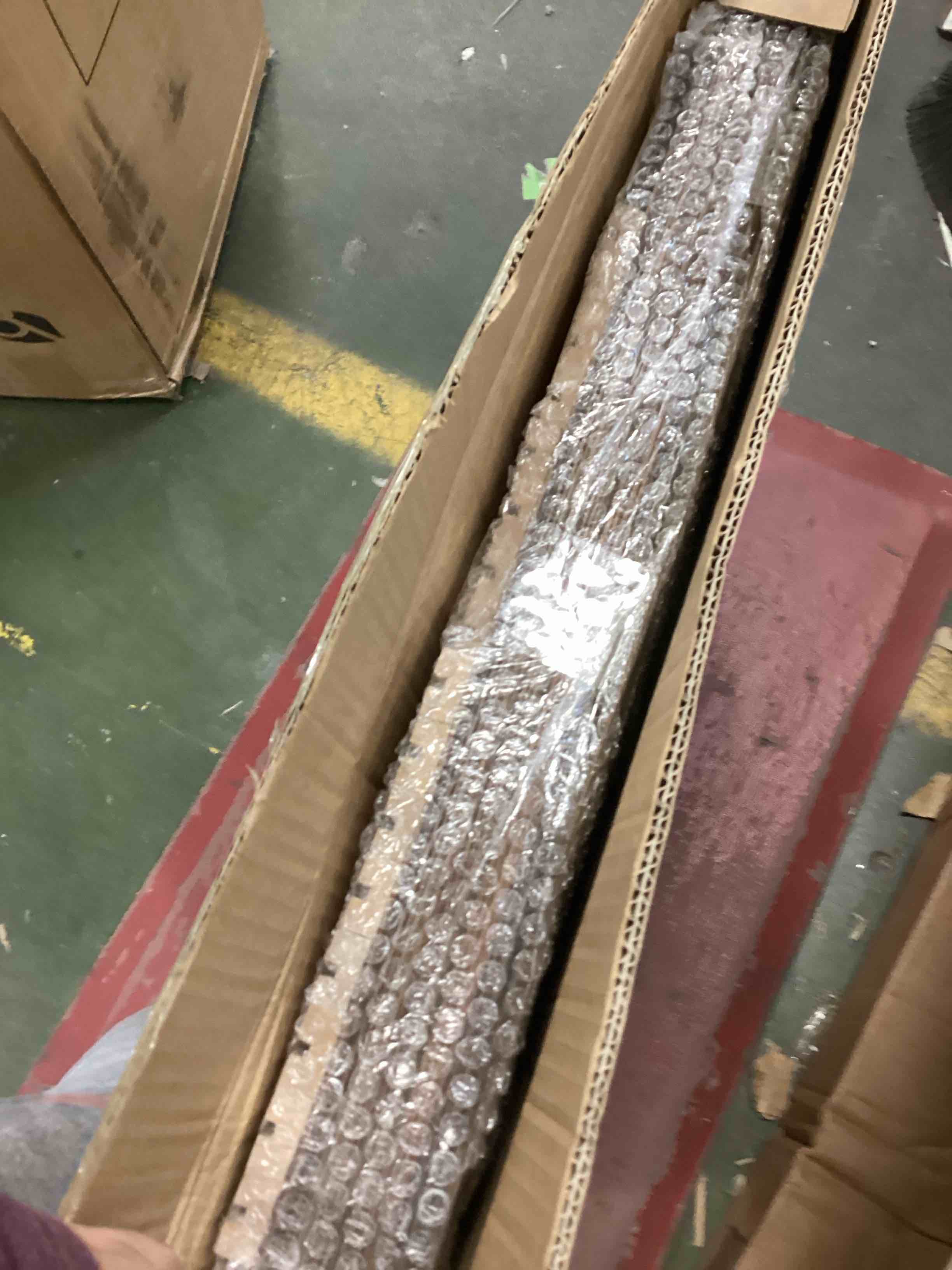 https://s3.amazonaws.com/lotting-images-prod/bidfta/RED6048884_1709908017113.jpeg