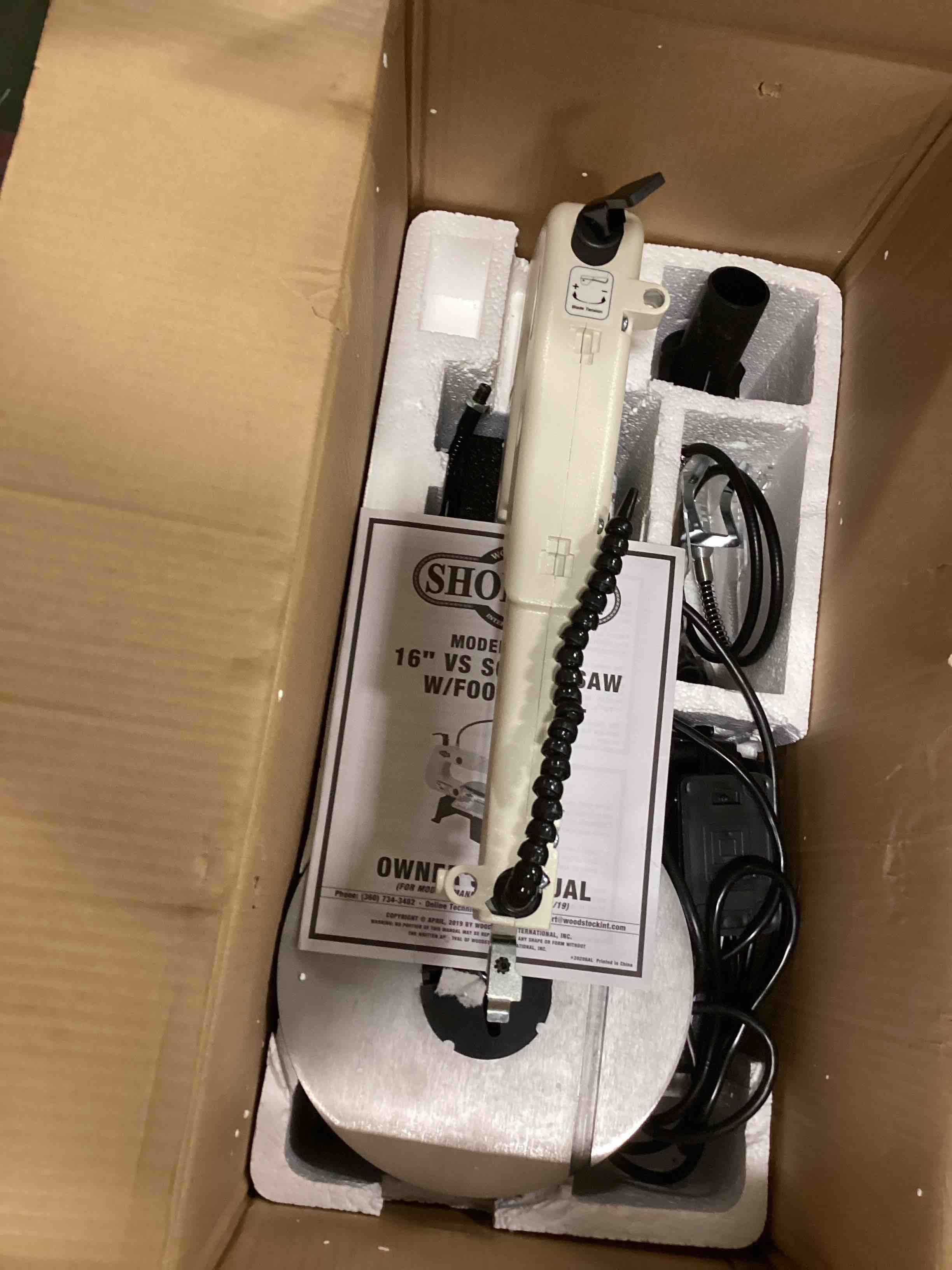 https://s3.amazonaws.com/lotting-images-prod/bidfta/RED6048903_1709911699803.jpeg