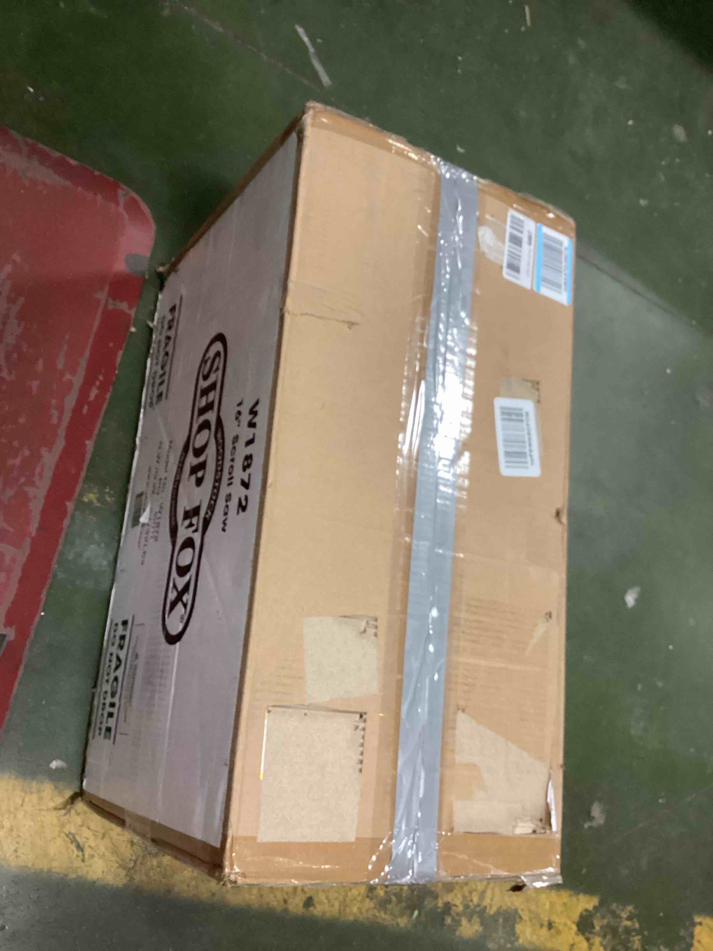 https://s3.amazonaws.com/lotting-images-prod/bidfta/RED6048903_1709911715923.jpeg