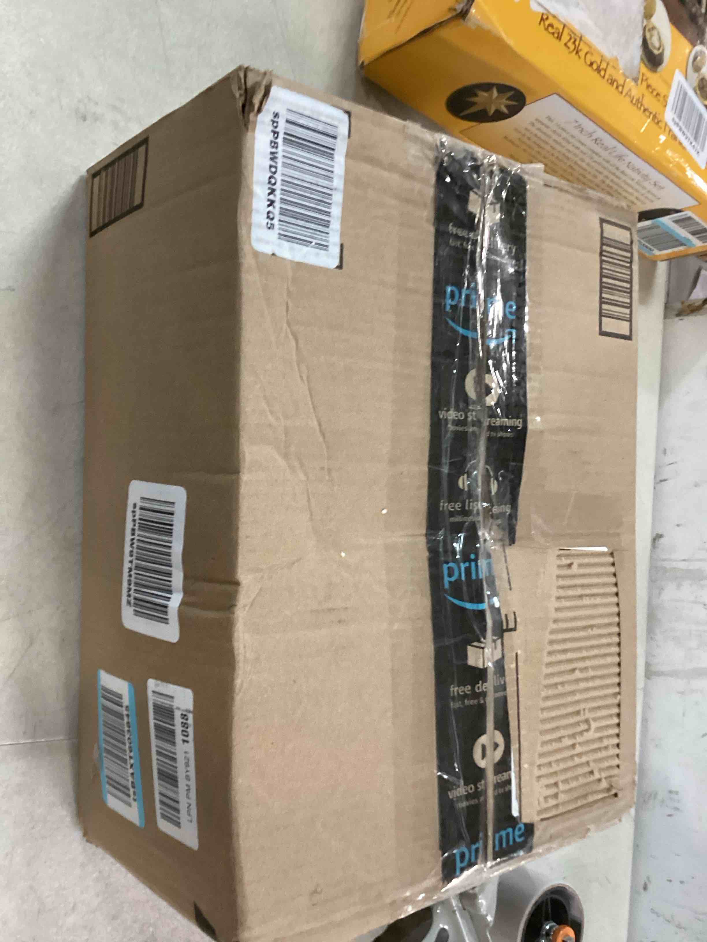 https://s3.amazonaws.com/lotting-images-prod/bidfta/RED6049346_1710248294622.jpeg