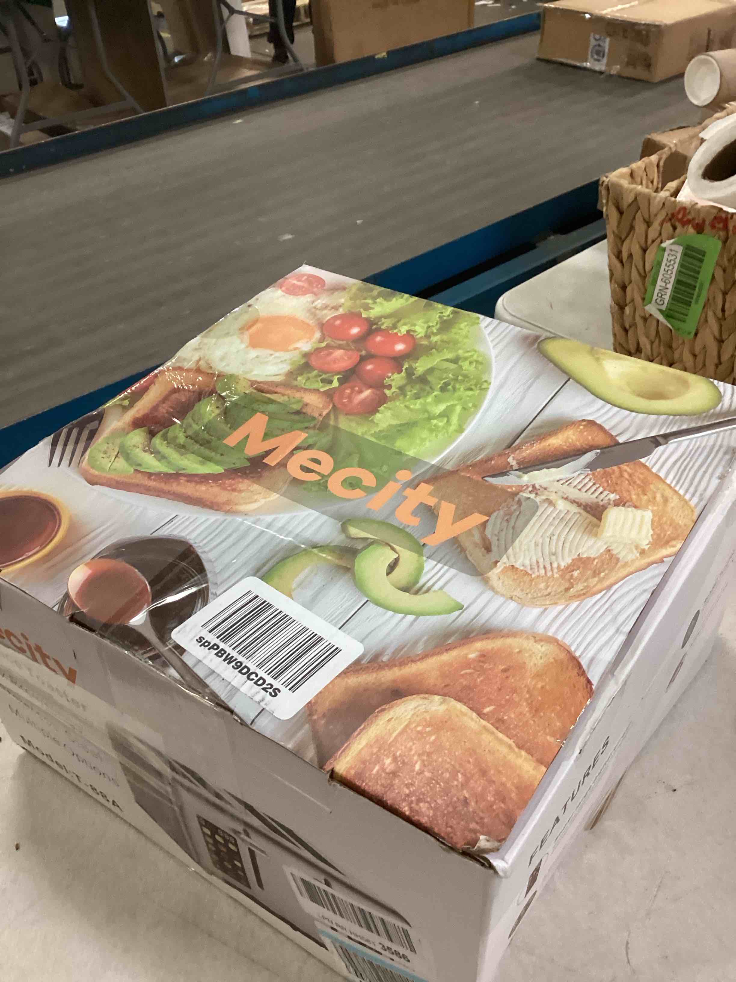 https://s3.amazonaws.com/lotting-images-prod/bidfta/RED6049415_1710256973428.jpeg