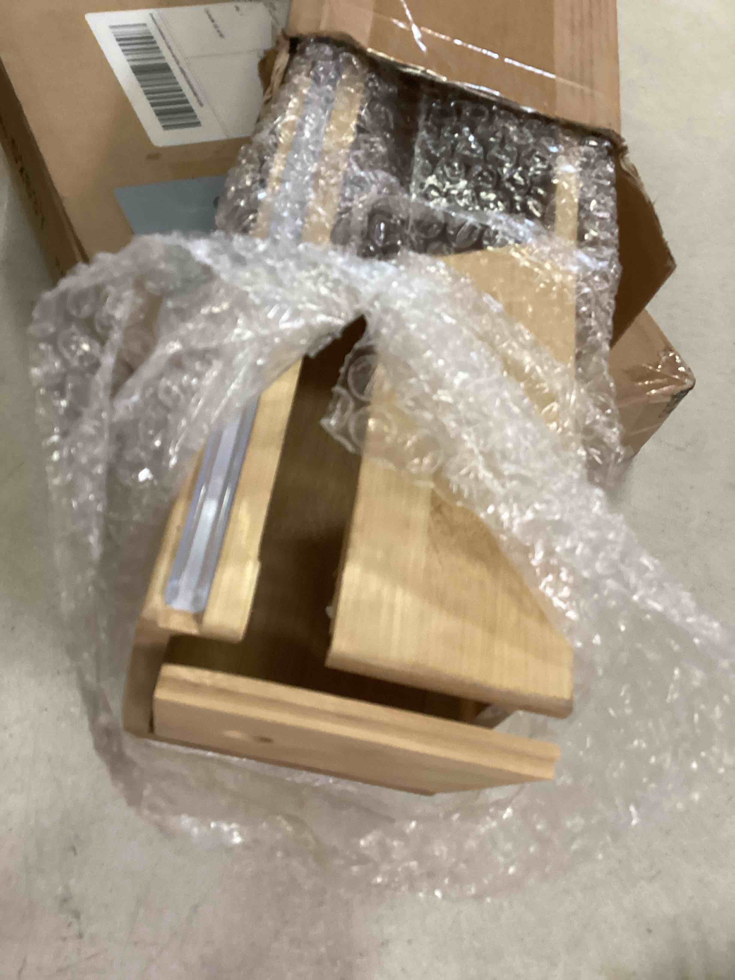 https://s3.amazonaws.com/lotting-images-prod/bidfta/RED6049445_1710259967097.jpeg