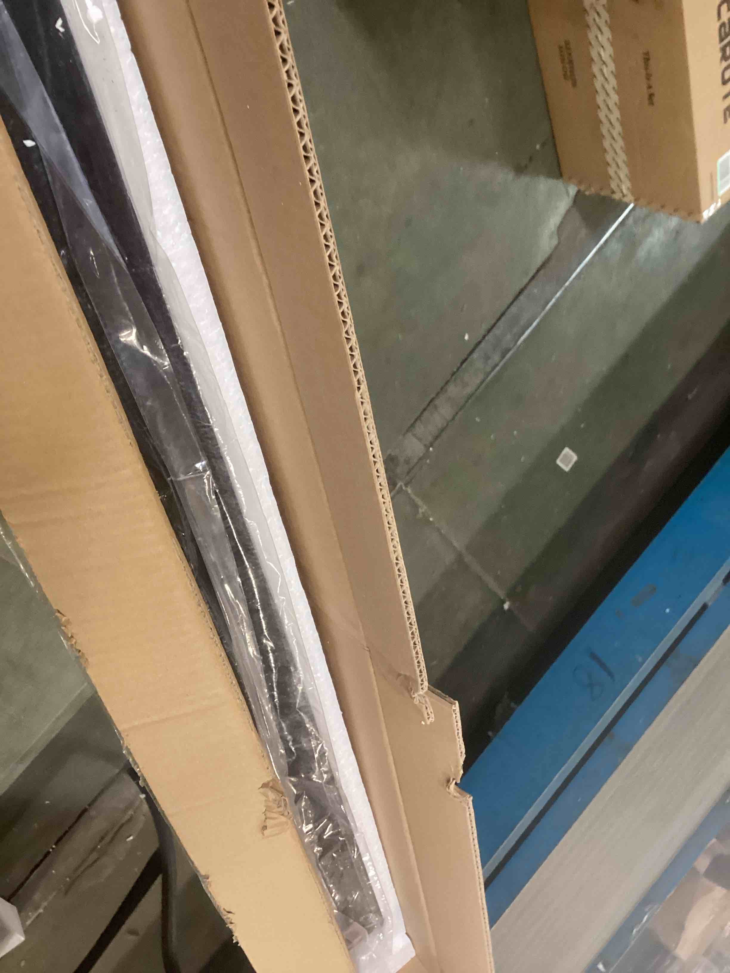 https://s3.amazonaws.com/lotting-images-prod/bidfta/RED6049891_1710431267451.jpeg