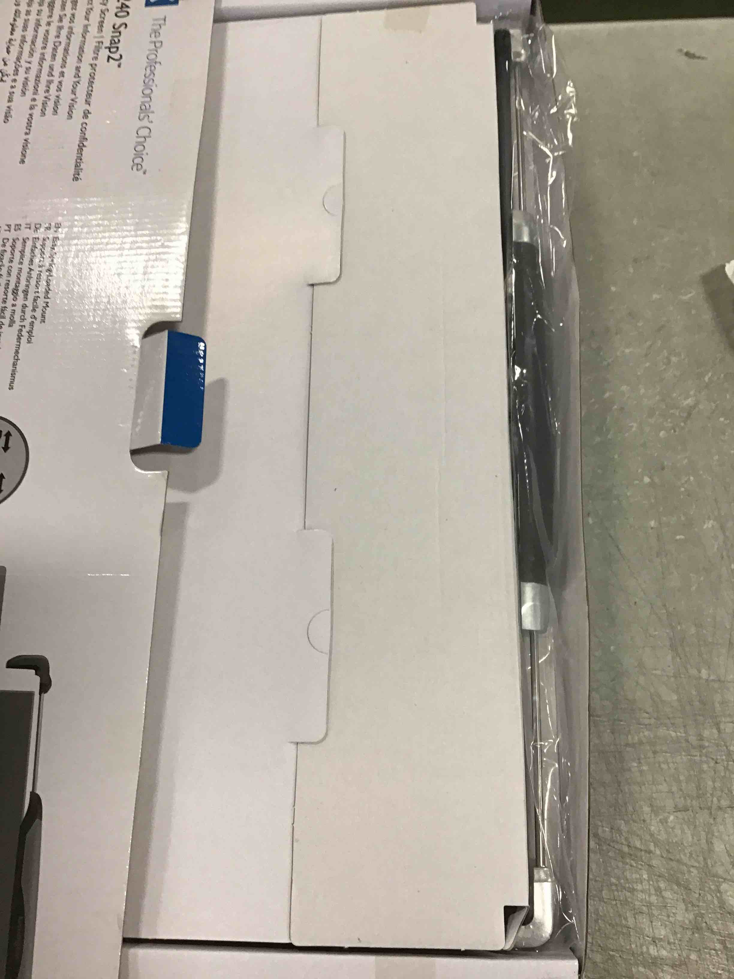 https://s3.amazonaws.com/lotting-images-prod/bidfta/RED6050560_1709822165271.jpeg