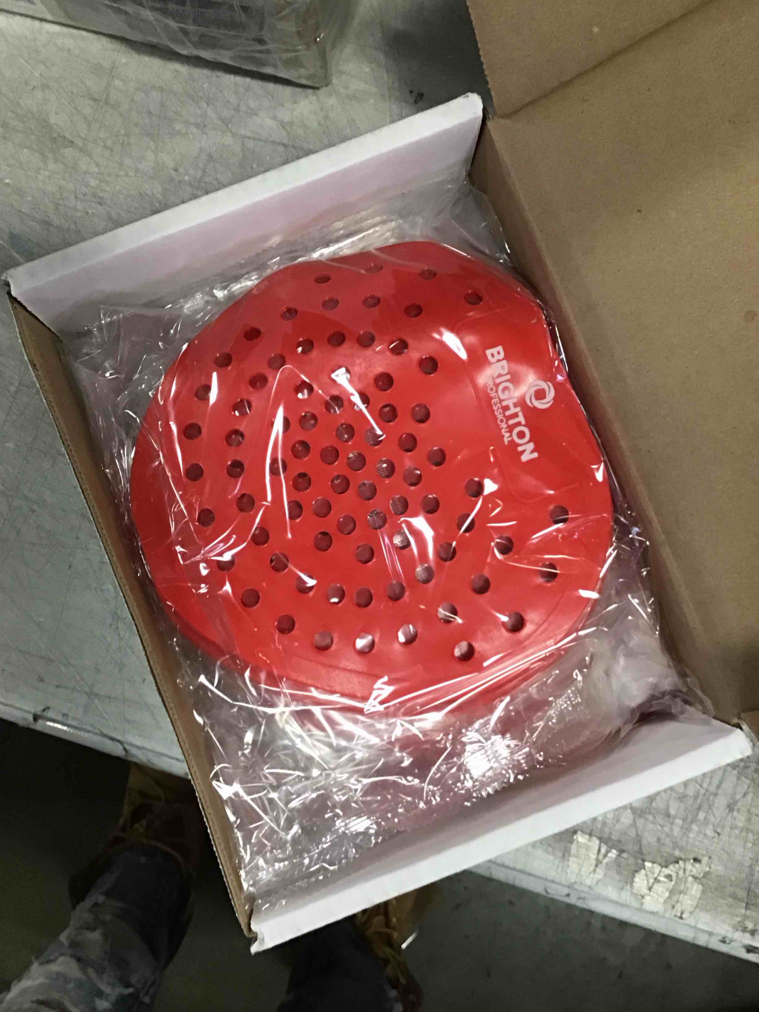 https://s3.amazonaws.com/lotting-images-prod/bidfta/RED6050793_1709930868007.jpeg