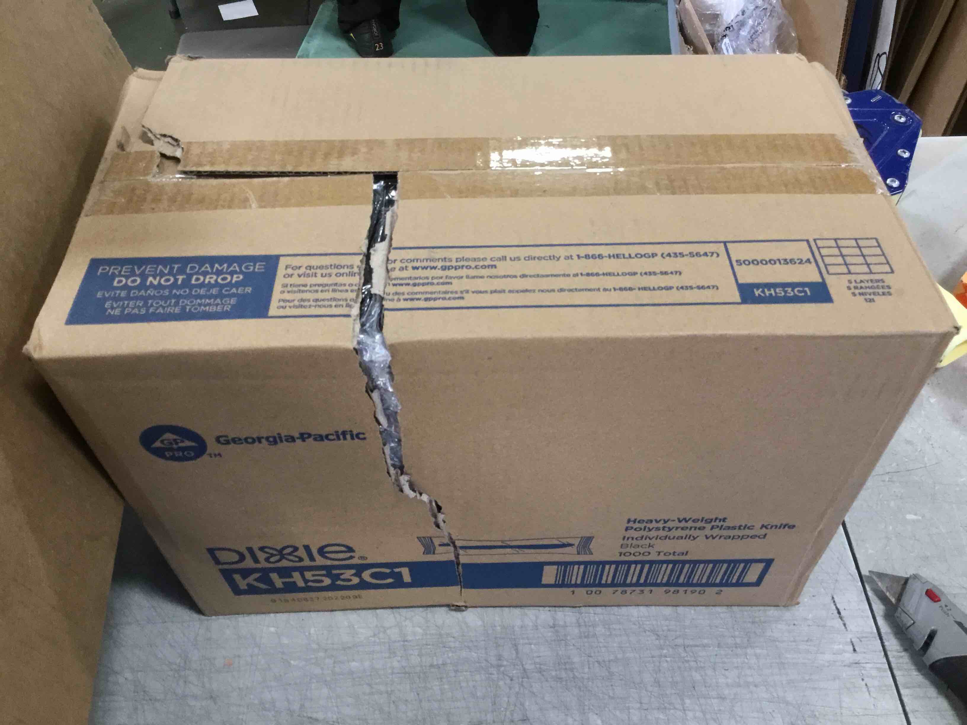 https://s3.amazonaws.com/lotting-images-prod/bidfta/RED6050835_1710161391129.jpeg