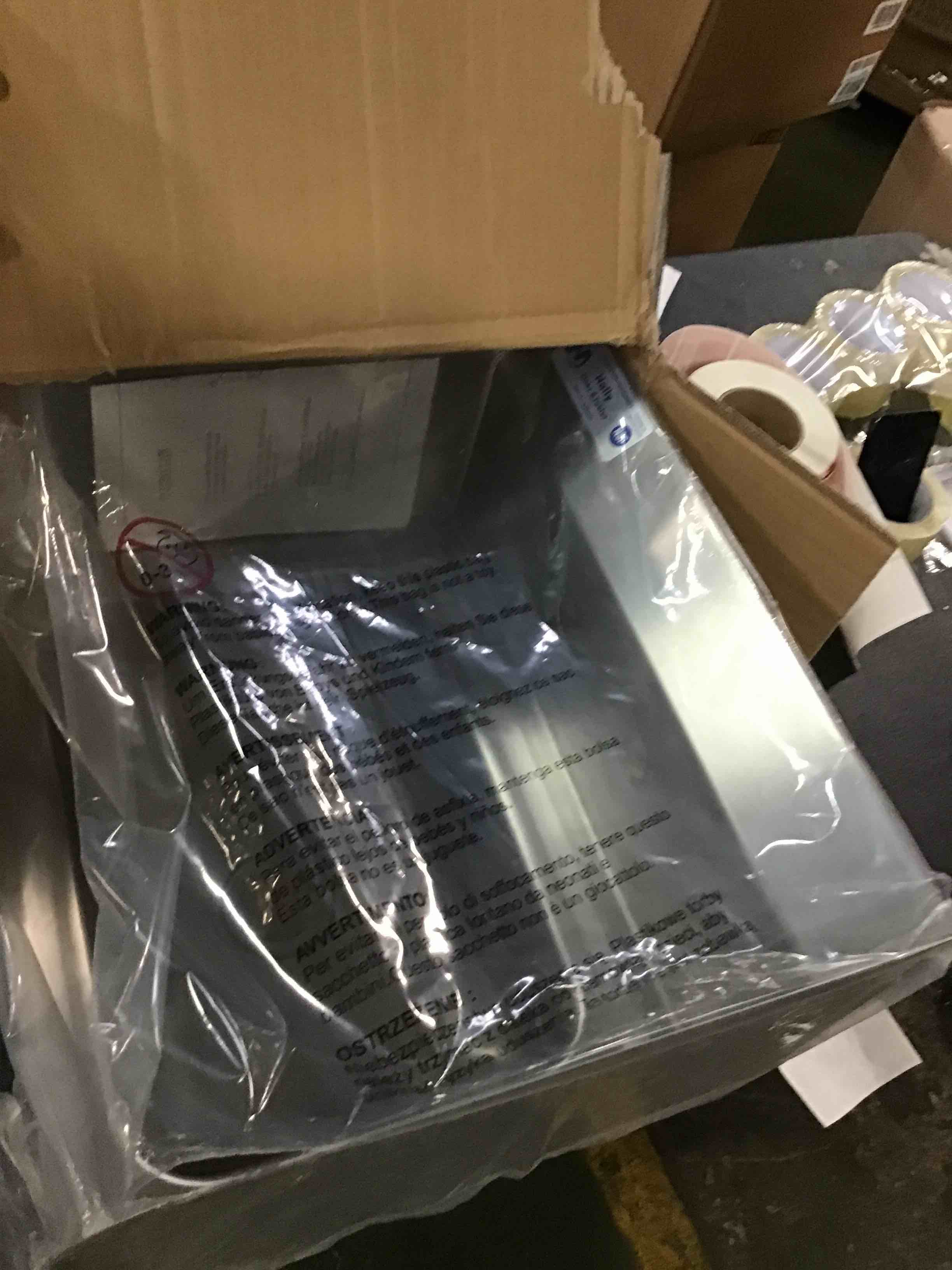 https://s3.amazonaws.com/lotting-images-prod/bidfta/RED6051489_1709655501999.jpeg