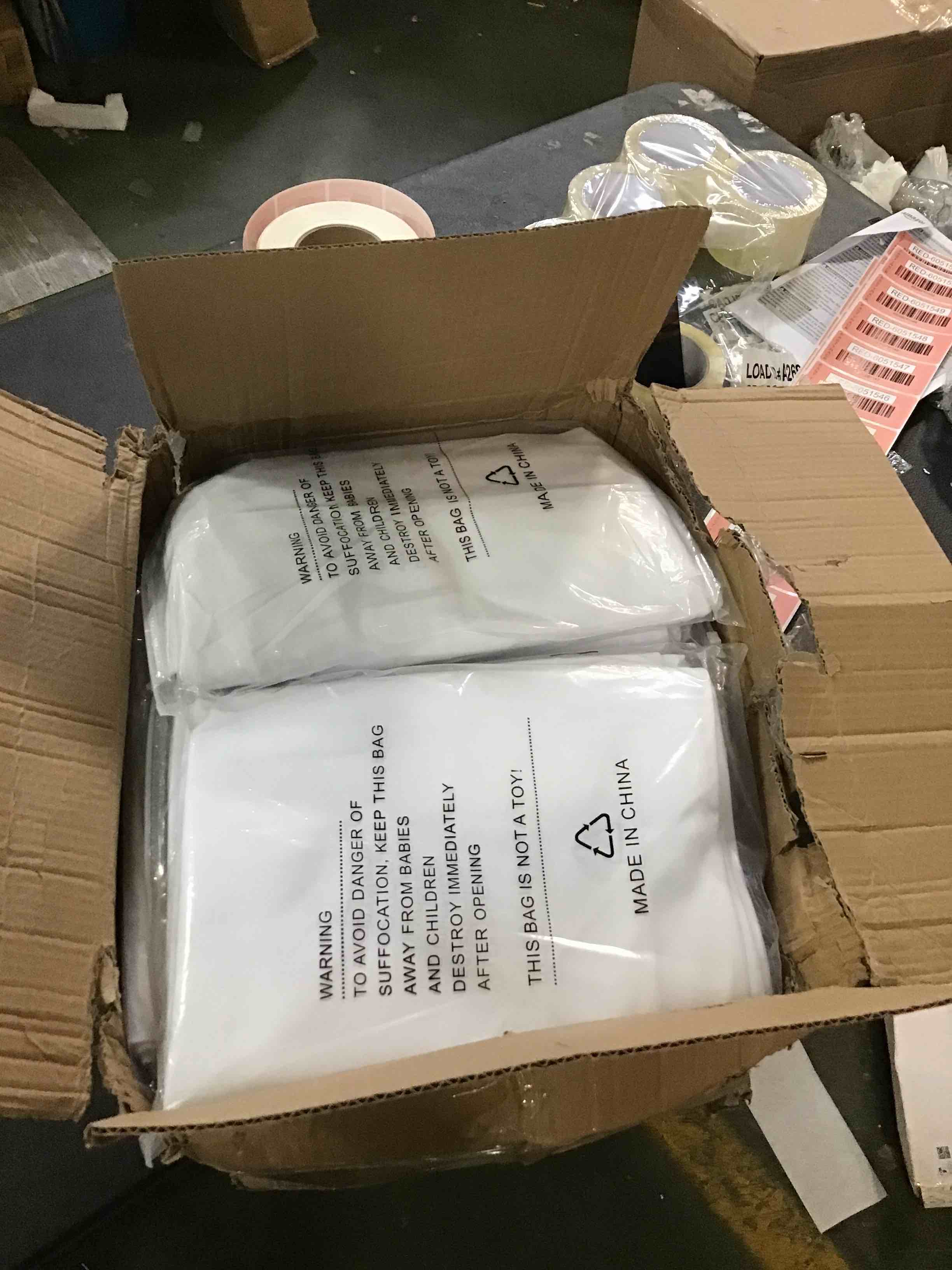https://s3.amazonaws.com/lotting-images-prod/bidfta/RED6051507_1709657676796.jpeg