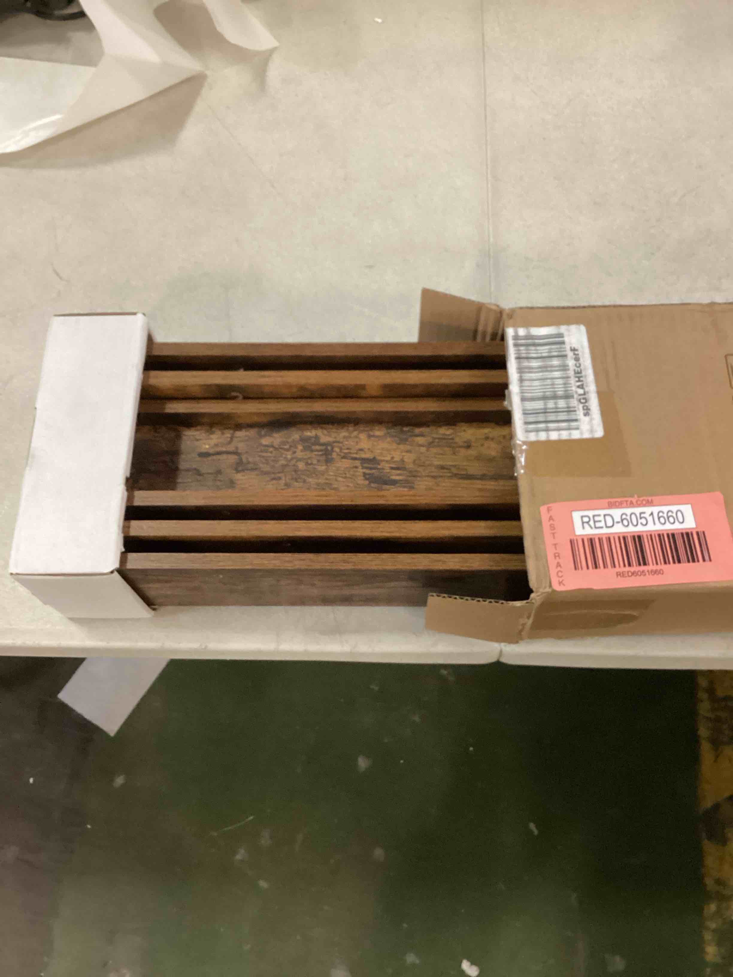 https://s3.amazonaws.com/lotting-images-prod/bidfta/RED6051660_1709751404322.jpeg