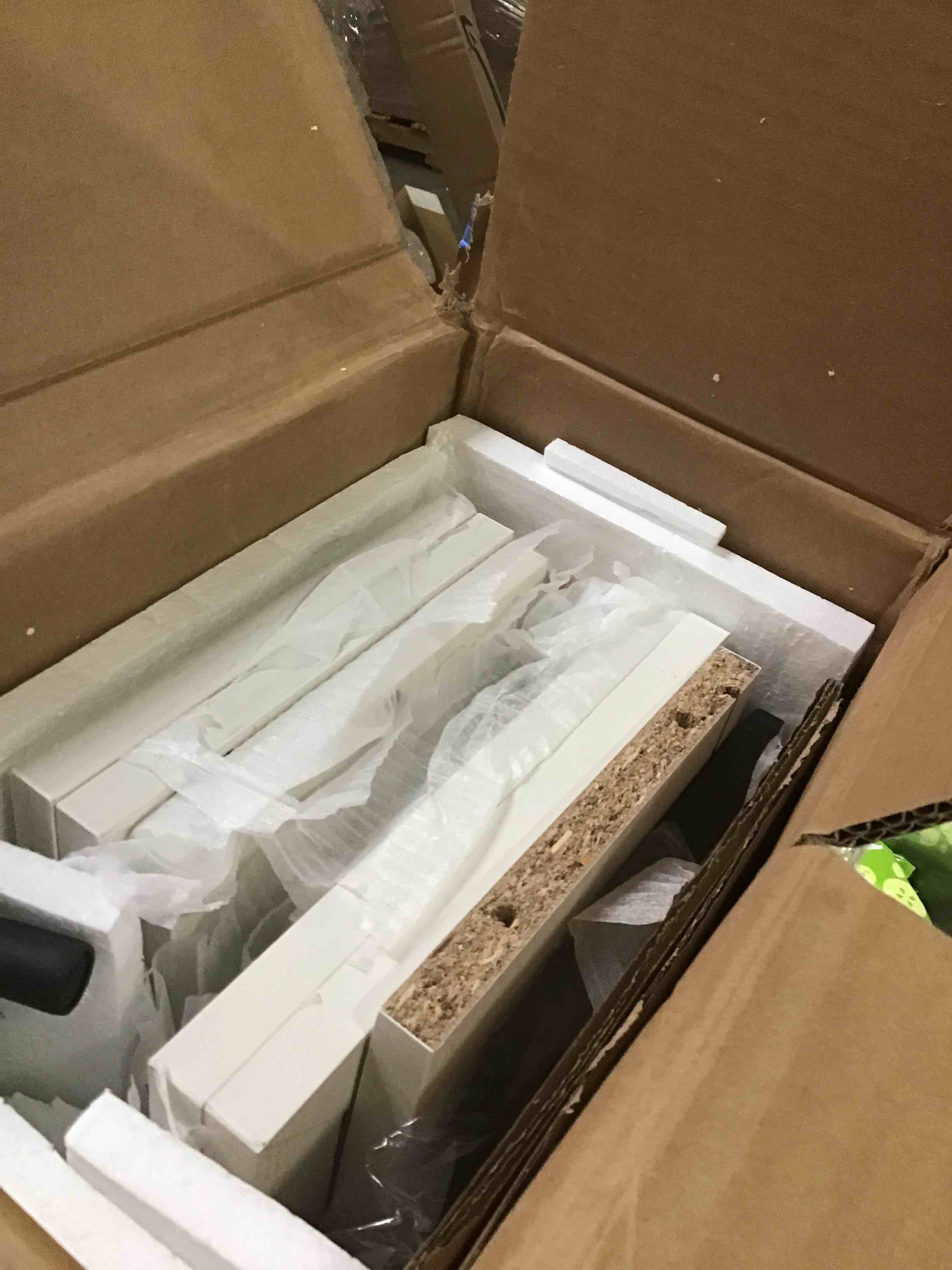 https://s3.amazonaws.com/lotting-images-prod/bidfta/RED6051823_1710258996832.jpeg