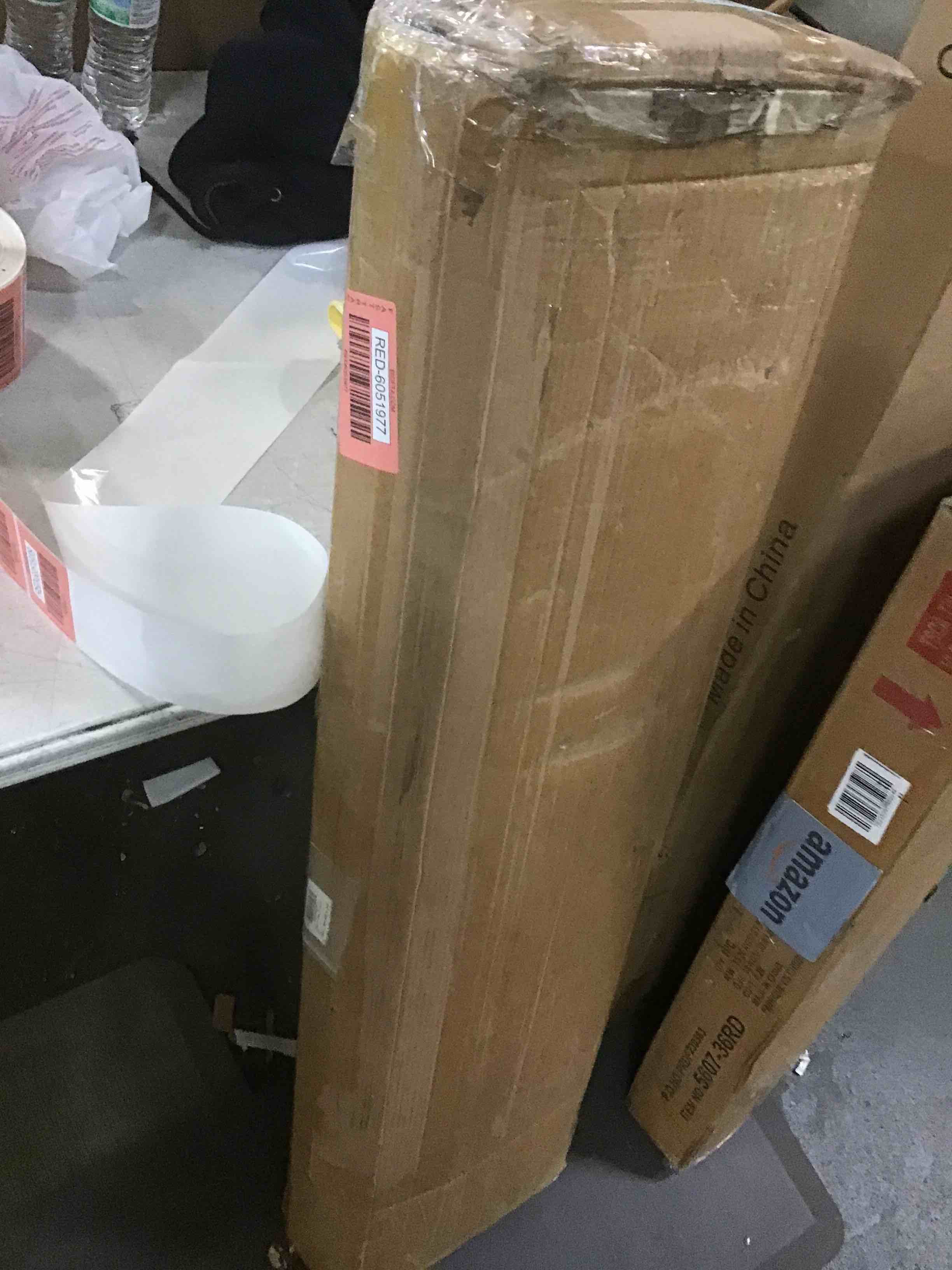 https://s3.amazonaws.com/lotting-images-prod/bidfta/RED6051977_1710335718671.jpeg