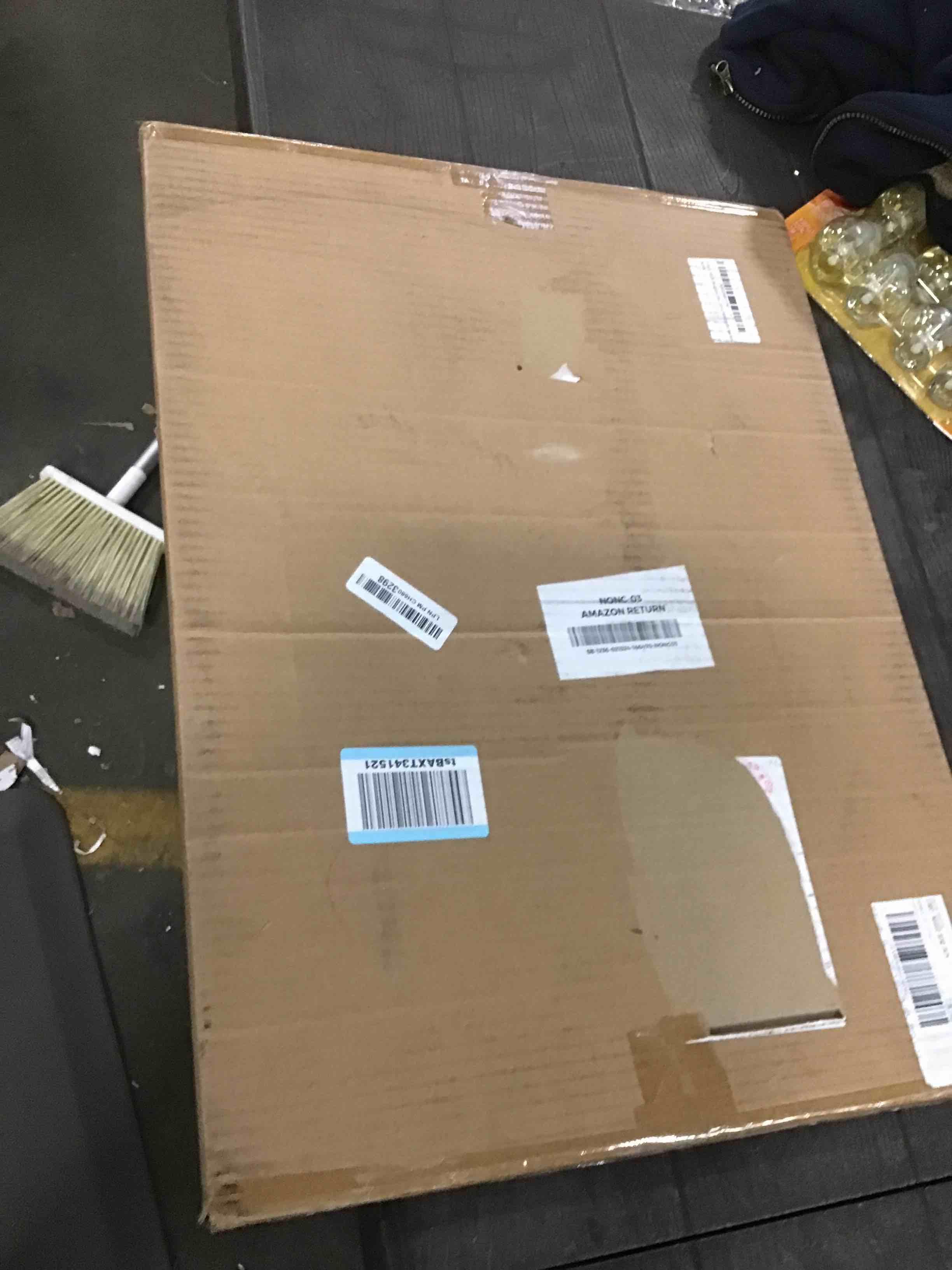 https://s3.amazonaws.com/lotting-images-prod/bidfta/RED6052310_1710440961492.jpeg