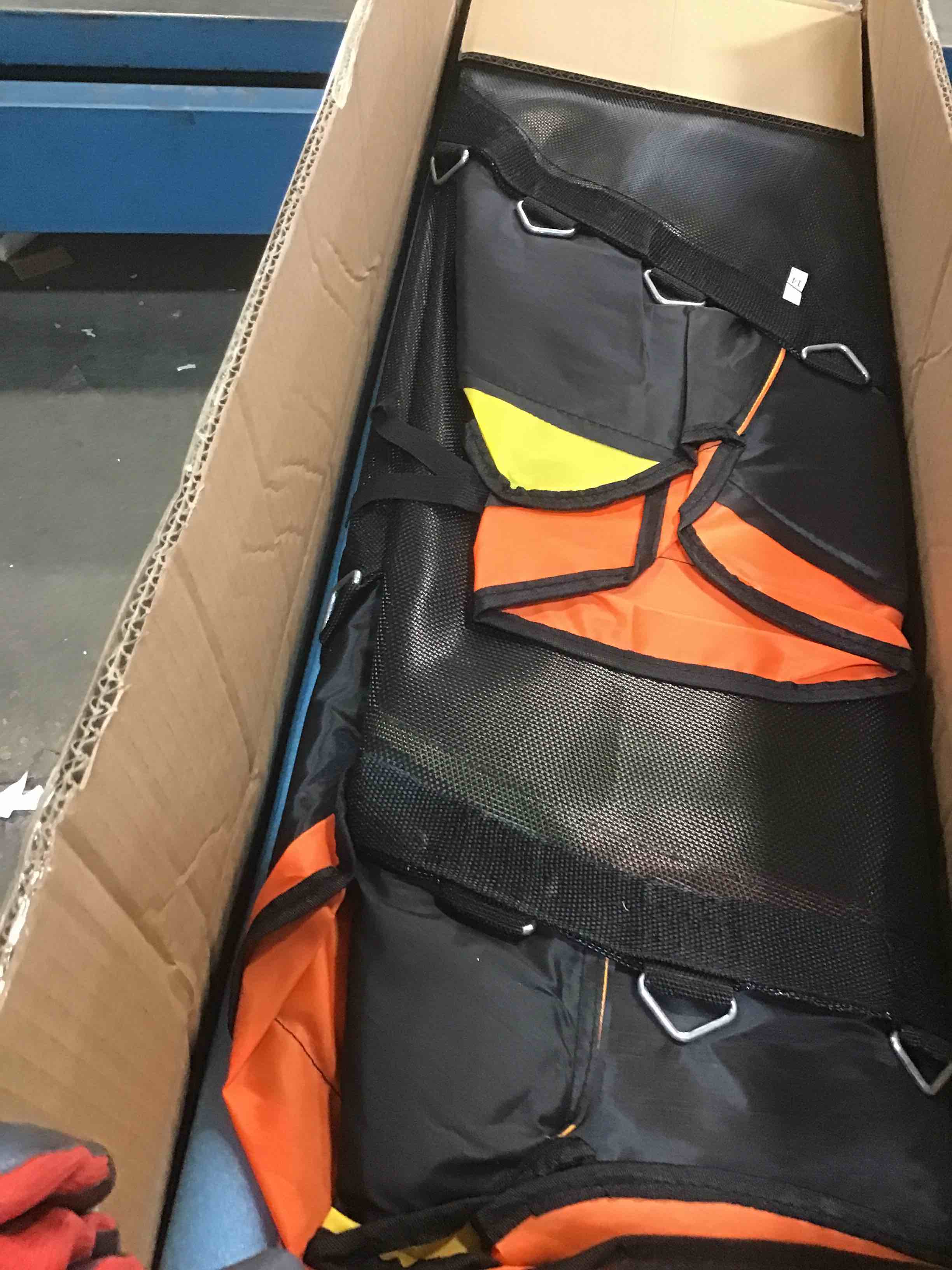 https://s3.amazonaws.com/lotting-images-prod/bidfta/RED6052889_1710866204995.jpeg