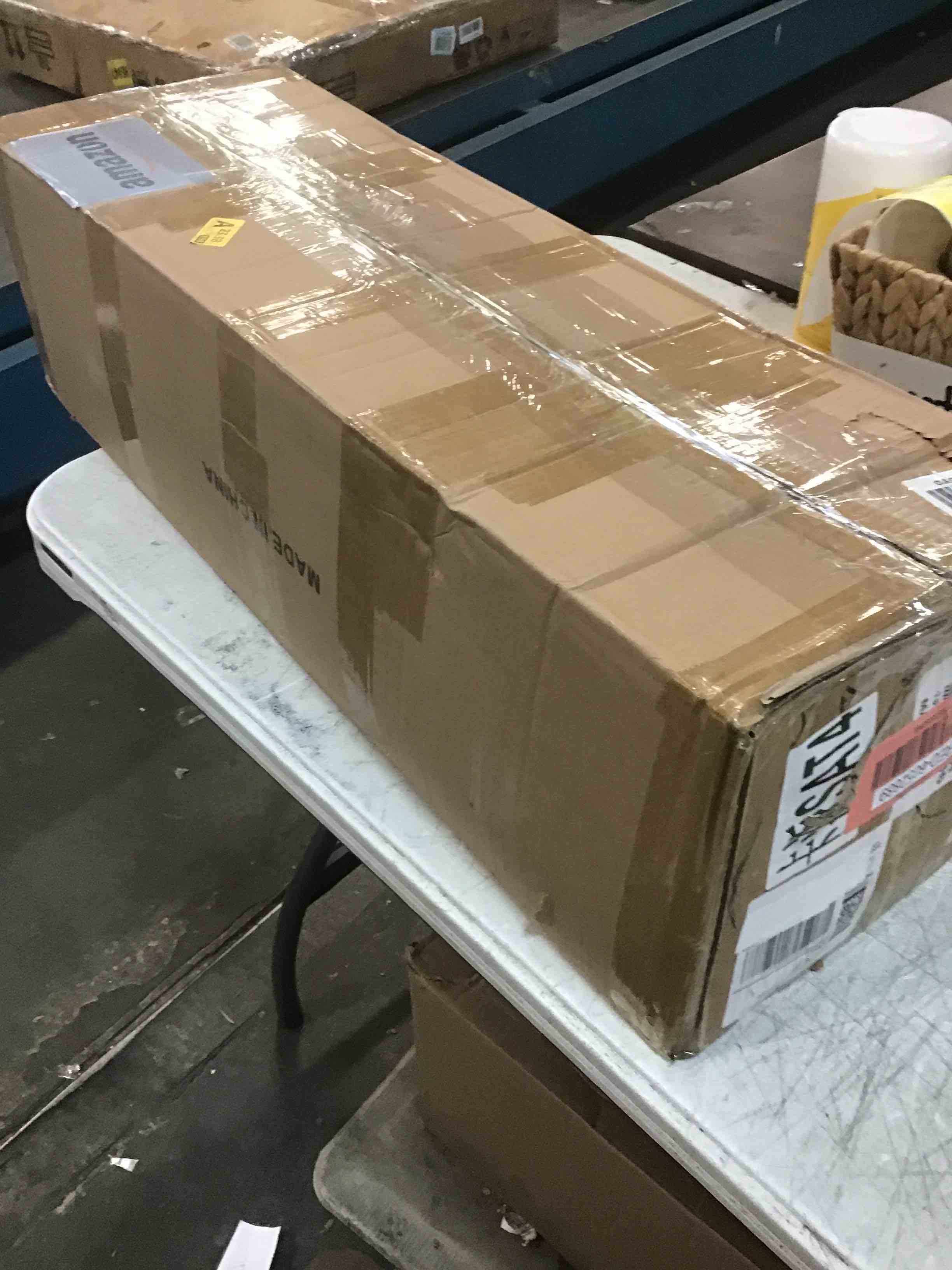 https://s3.amazonaws.com/lotting-images-prod/bidfta/RED6052889_1710866223366.jpeg