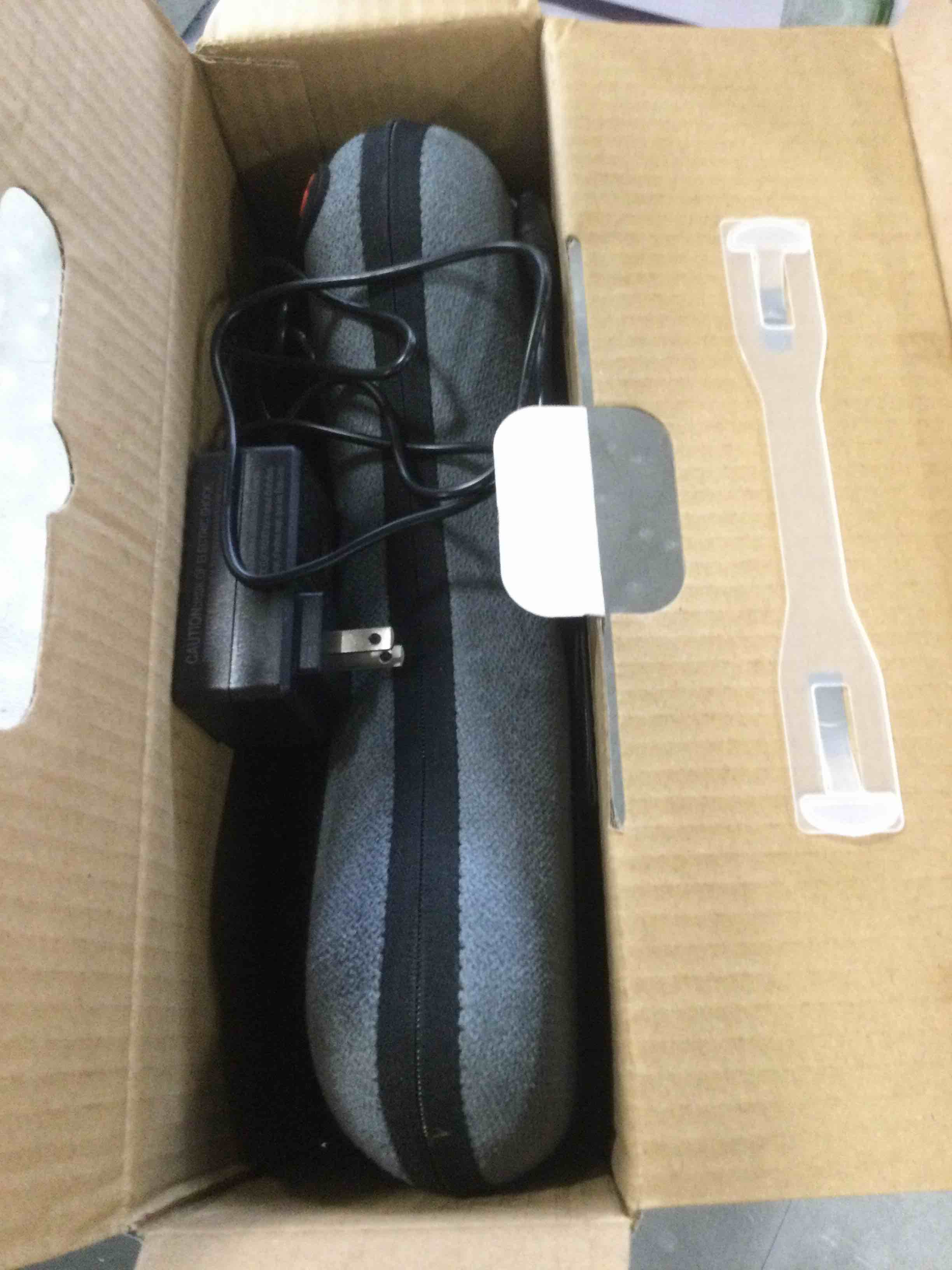 https://s3.amazonaws.com/lotting-images-prod/bidfta/RED6055024_1711550020307.jpeg