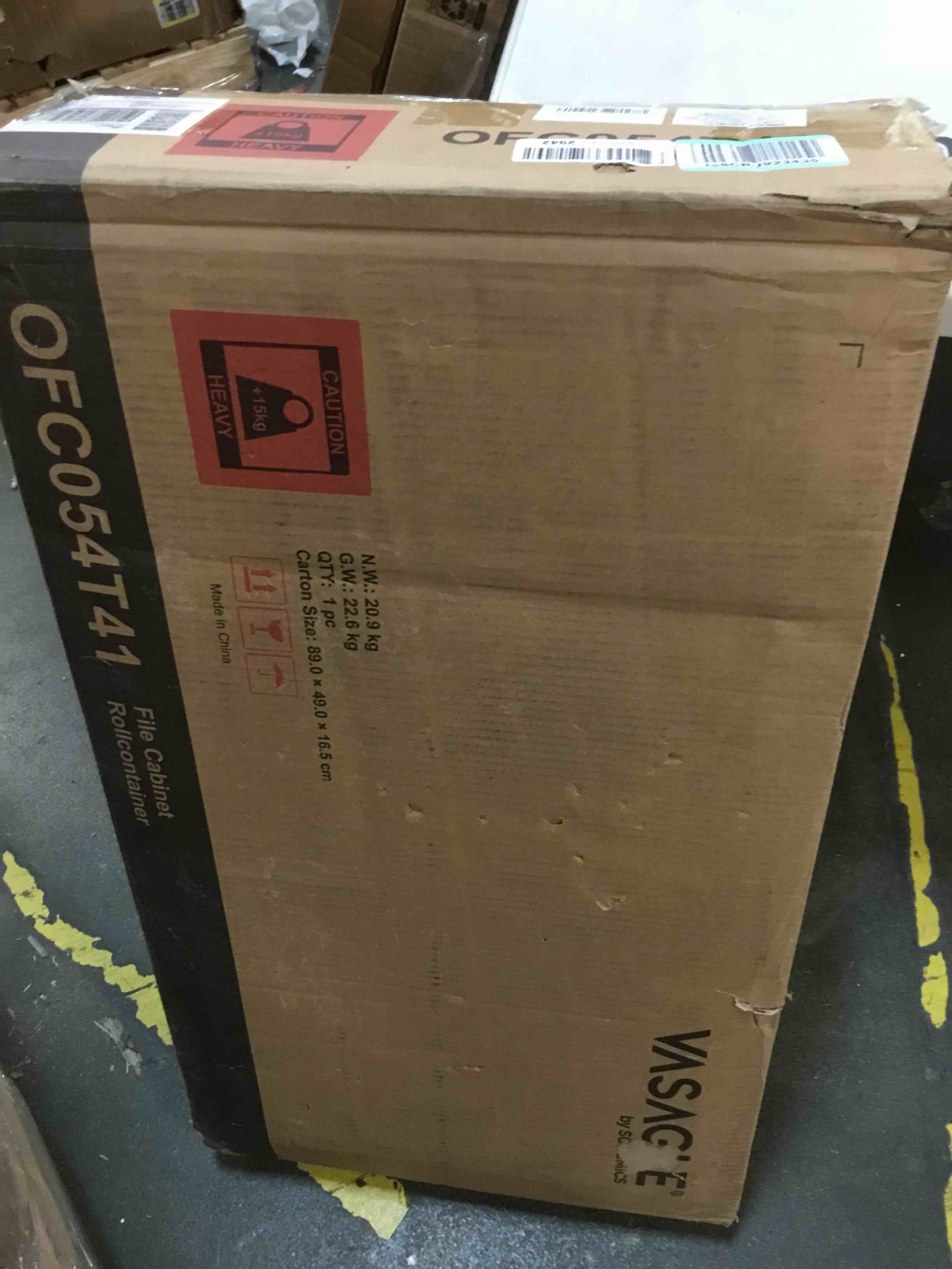 https://s3.amazonaws.com/lotting-images-prod/bidfta/RED6056010_1710792352250.jpeg