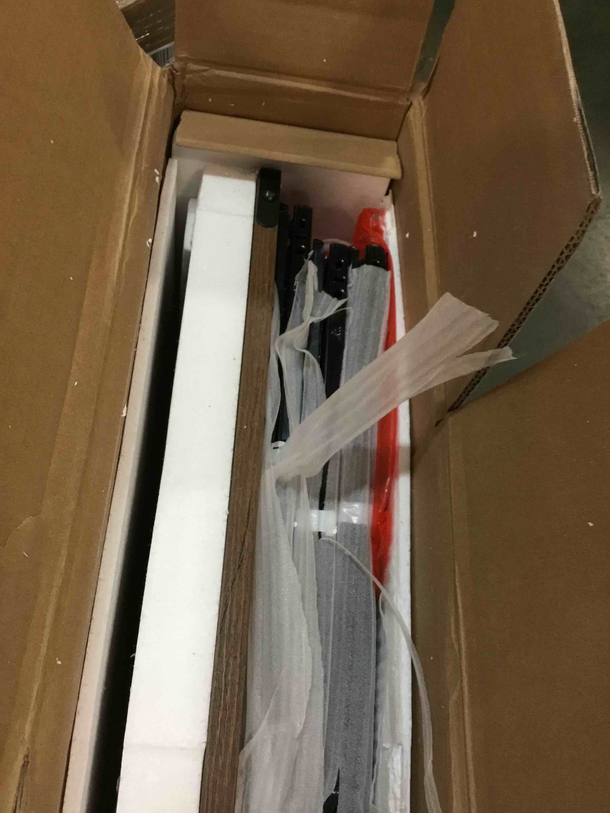 https://s3.amazonaws.com/lotting-images-prod/bidfta/RED6056010_1710792389941.jpeg