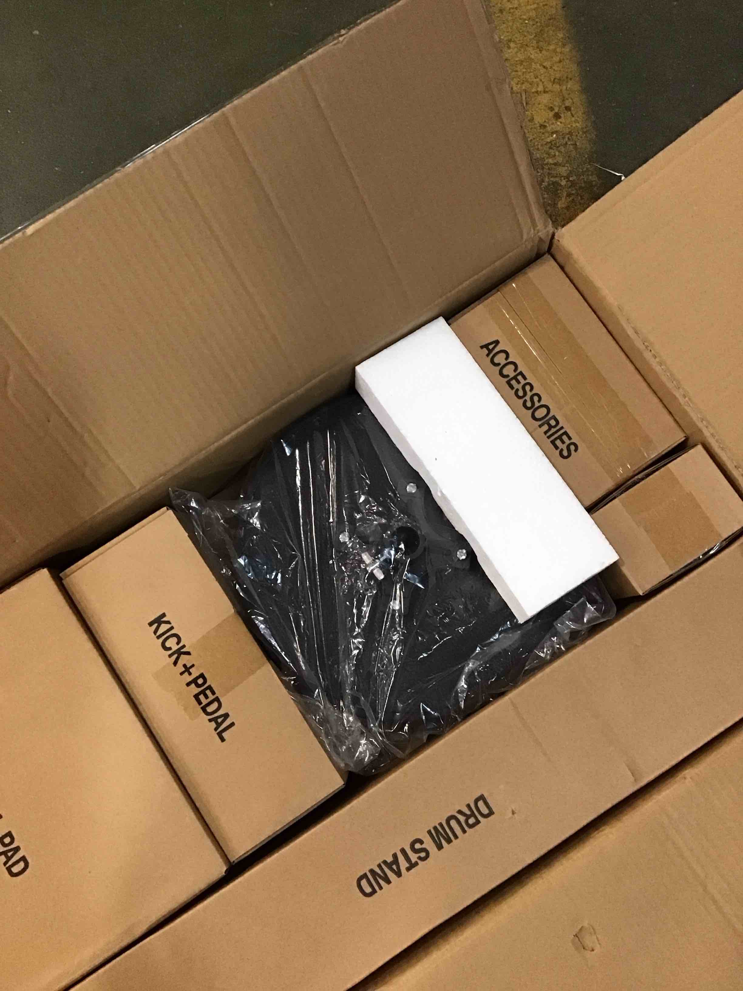 https://s3.amazonaws.com/lotting-images-prod/bidfta/RED6056053_1710870161050.jpeg