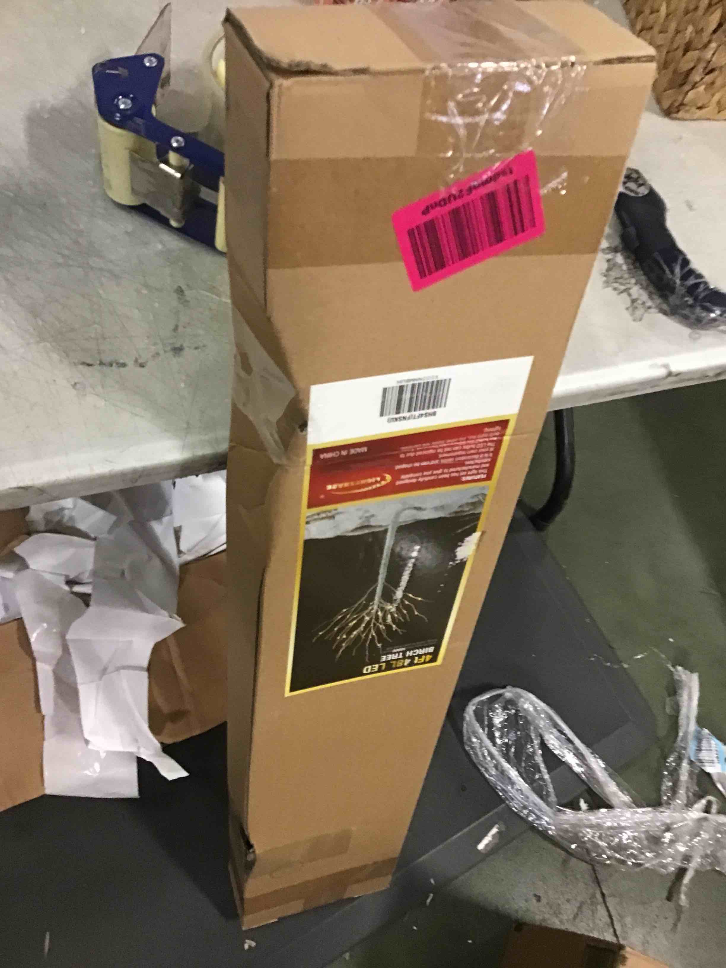 https://s3.amazonaws.com/lotting-images-prod/bidfta/RED6056743_1711555793663.jpeg