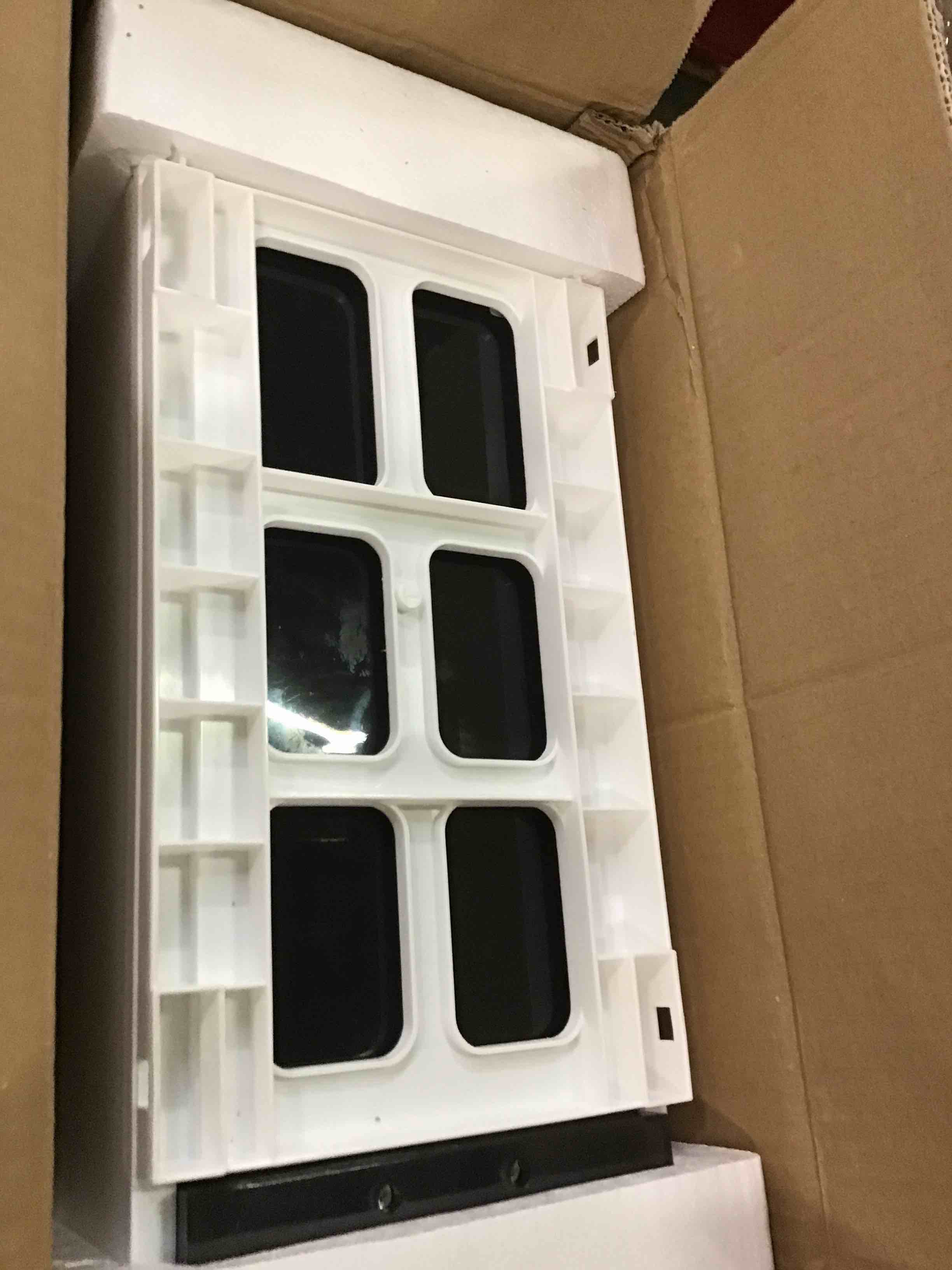 https://s3.amazonaws.com/lotting-images-prod/bidfta/RED6056790_1711563560328.jpeg