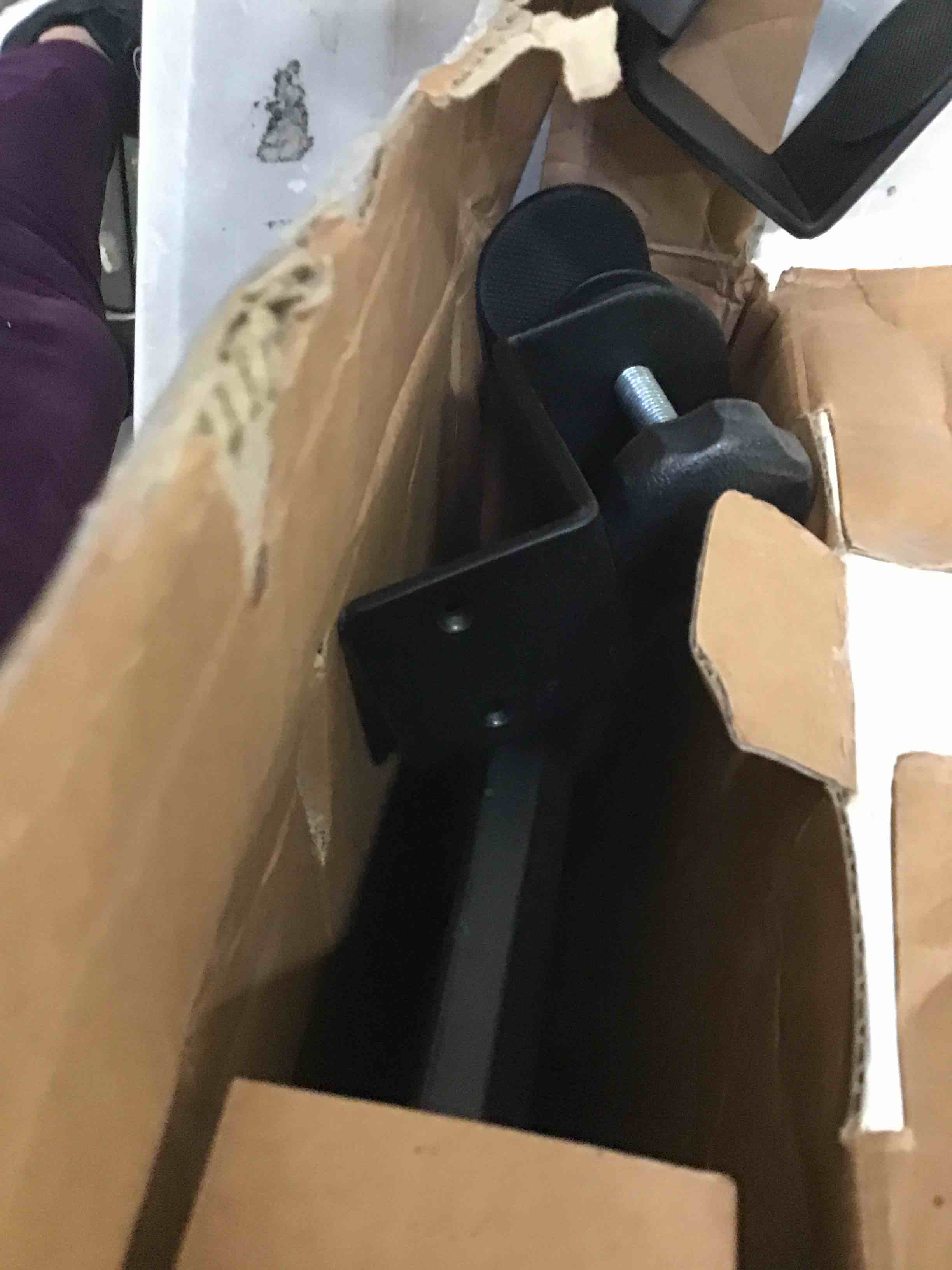 https://s3.amazonaws.com/lotting-images-prod/bidfta/RED6057100_1711715593186.jpeg