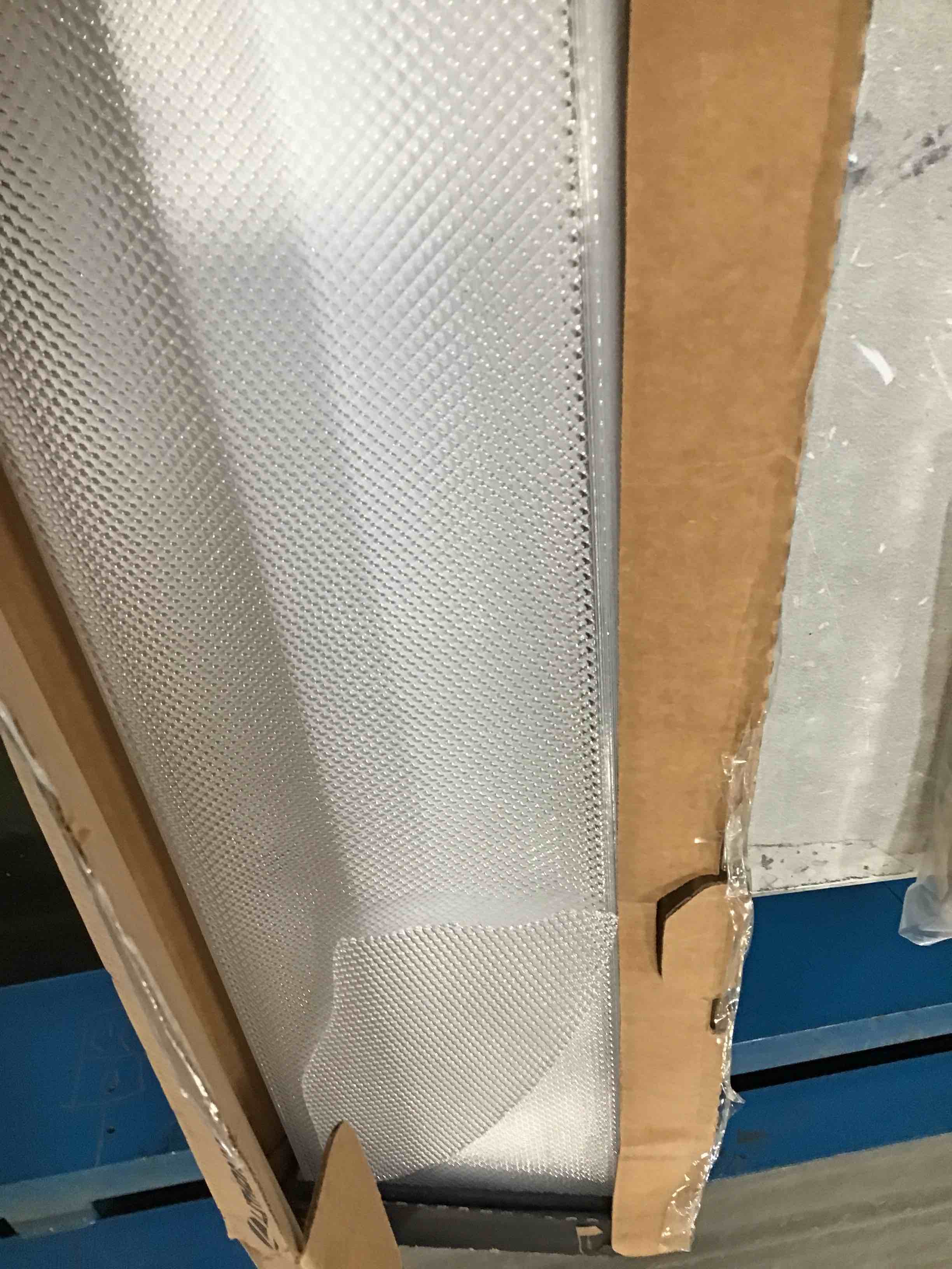 https://s3.amazonaws.com/lotting-images-prod/bidfta/RED6057408_1711987901809.jpeg