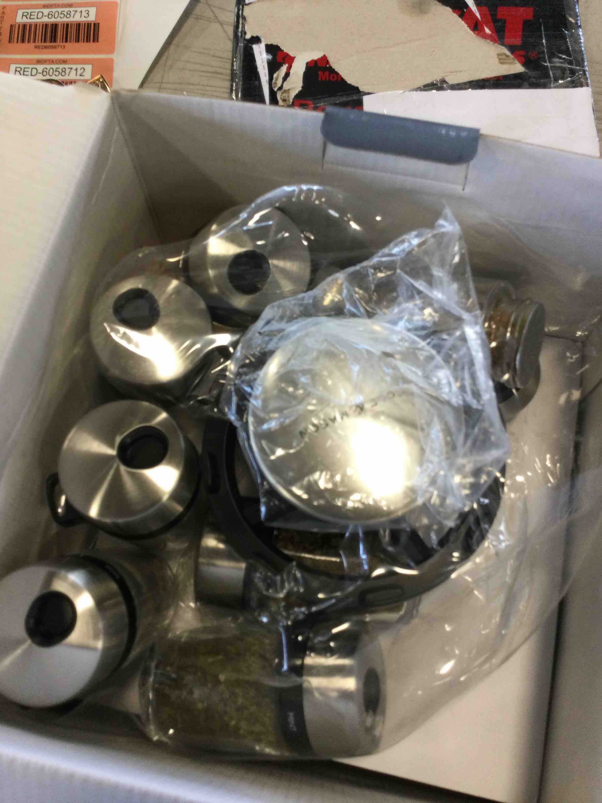 https://s3.amazonaws.com/lotting-images-prod/bidfta/RED6058709_1711997286014.jpeg