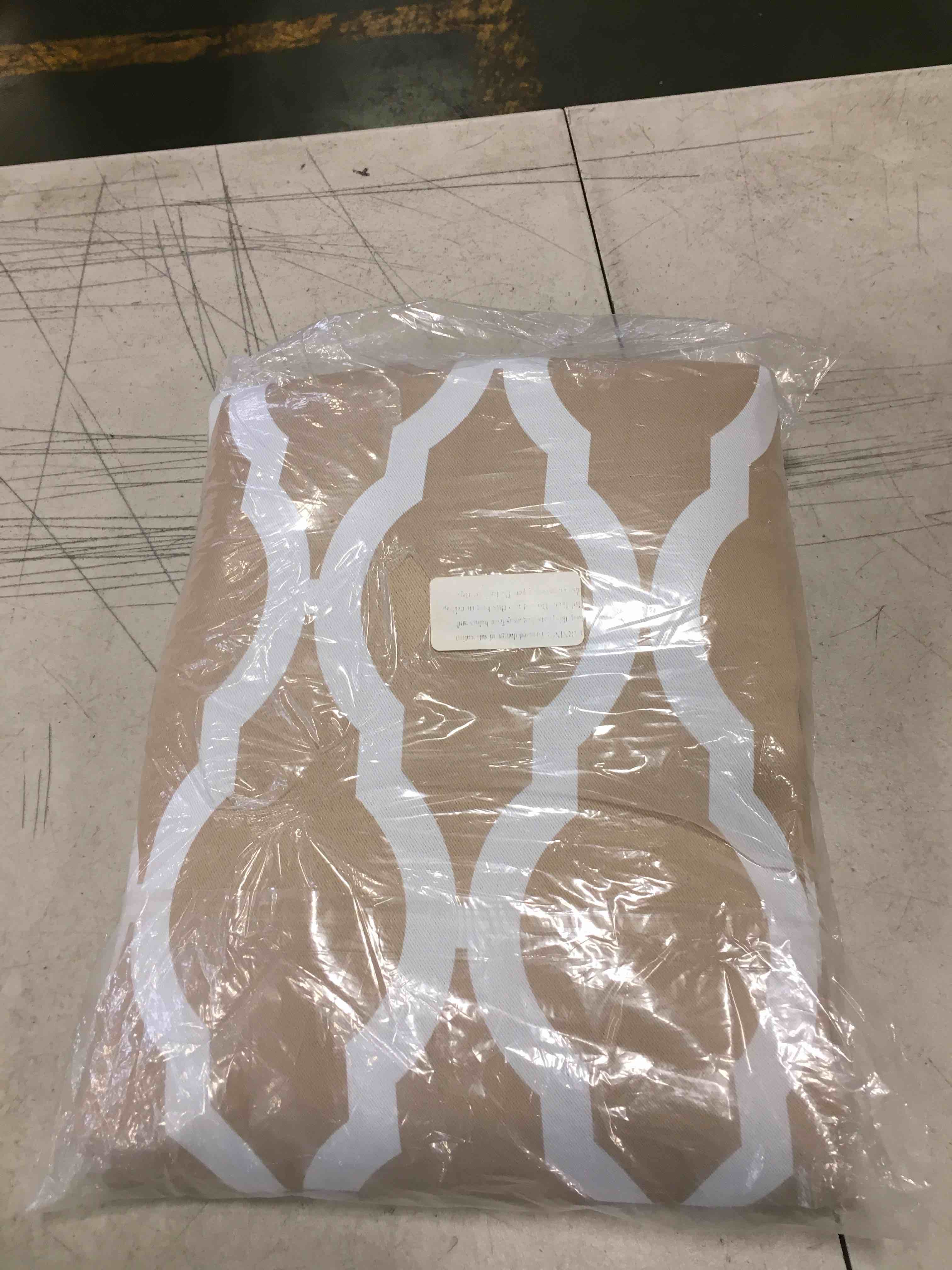 https://s3.amazonaws.com/lotting-images-prod/bidfta/RED6058850_1712061438347.jpeg