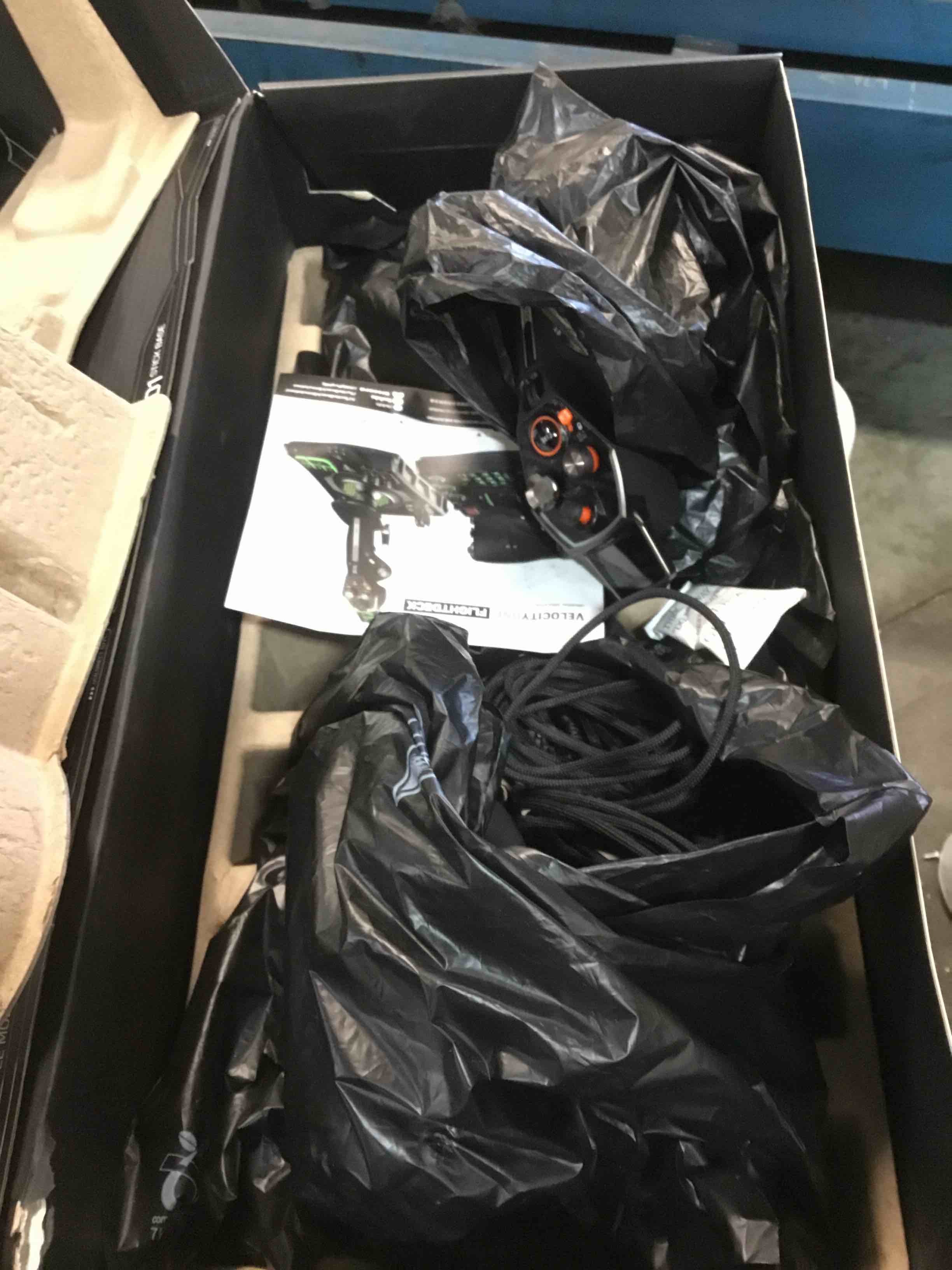 https://s3.amazonaws.com/lotting-images-prod/bidfta/RED6059343_1712418603212.jpeg