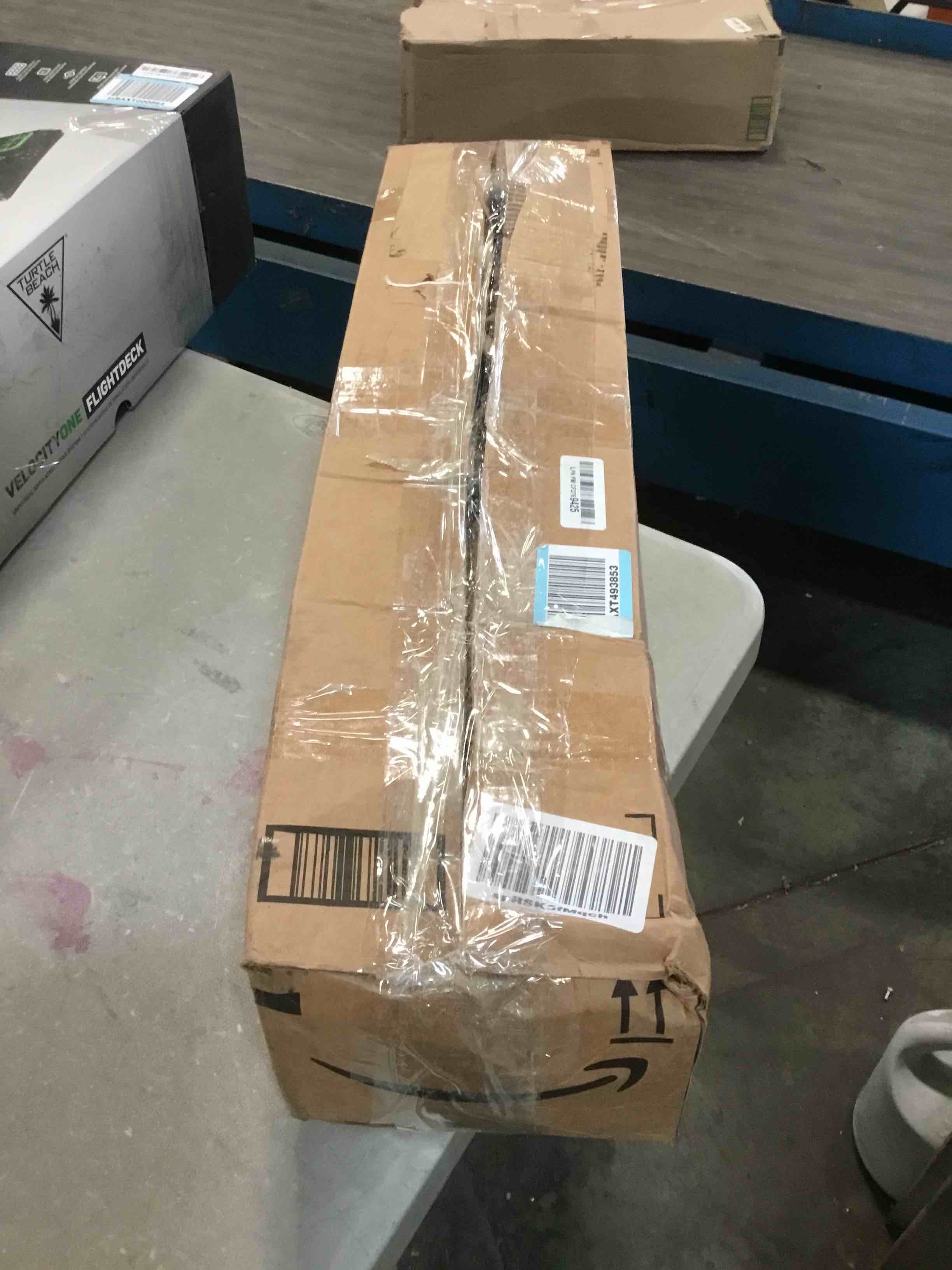 https://s3.amazonaws.com/lotting-images-prod/bidfta/RED6059348_1712422088986.jpeg