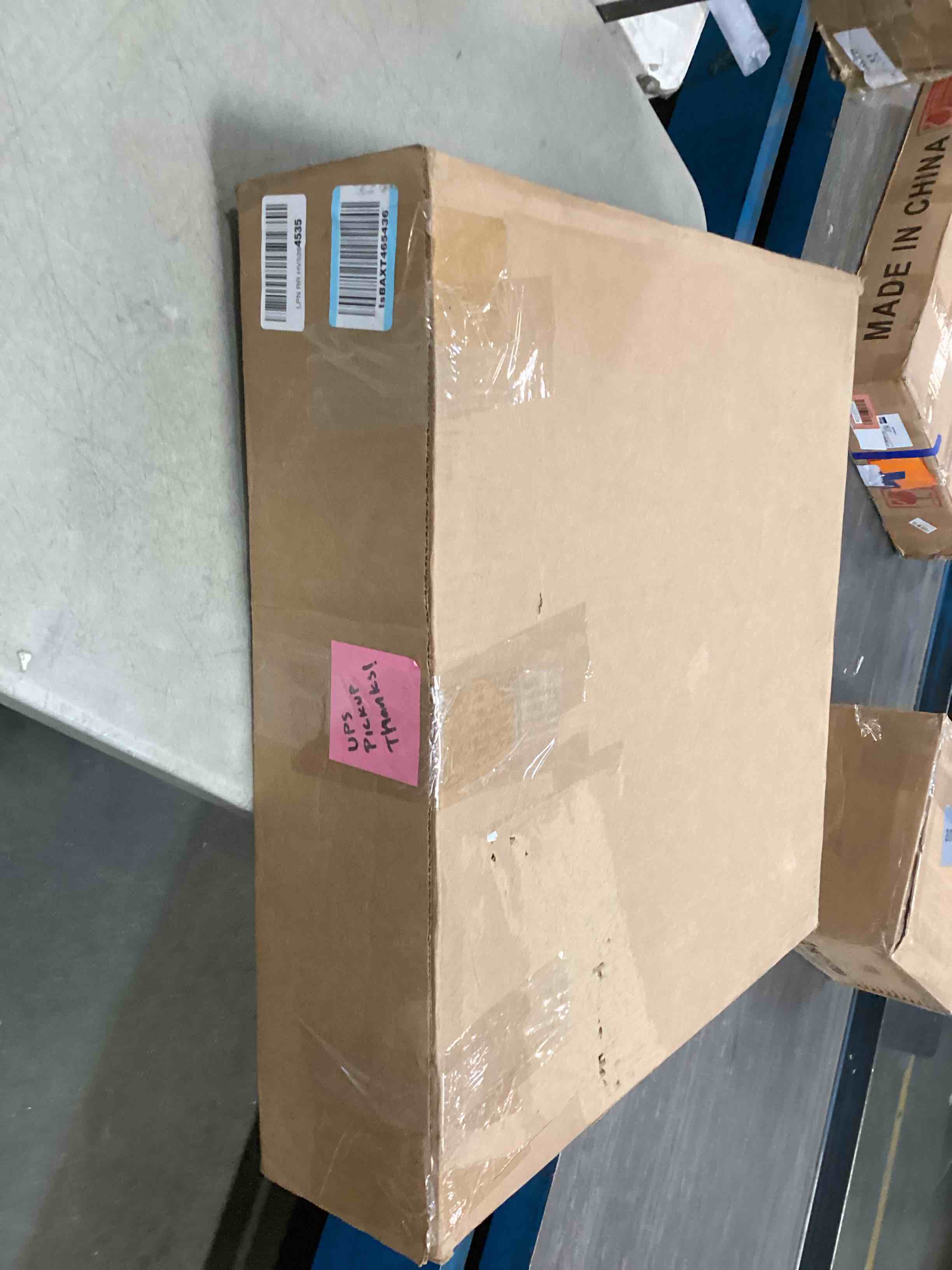 https://s3.amazonaws.com/lotting-images-prod/bidfta/RED6059862_1715429408218.jpeg