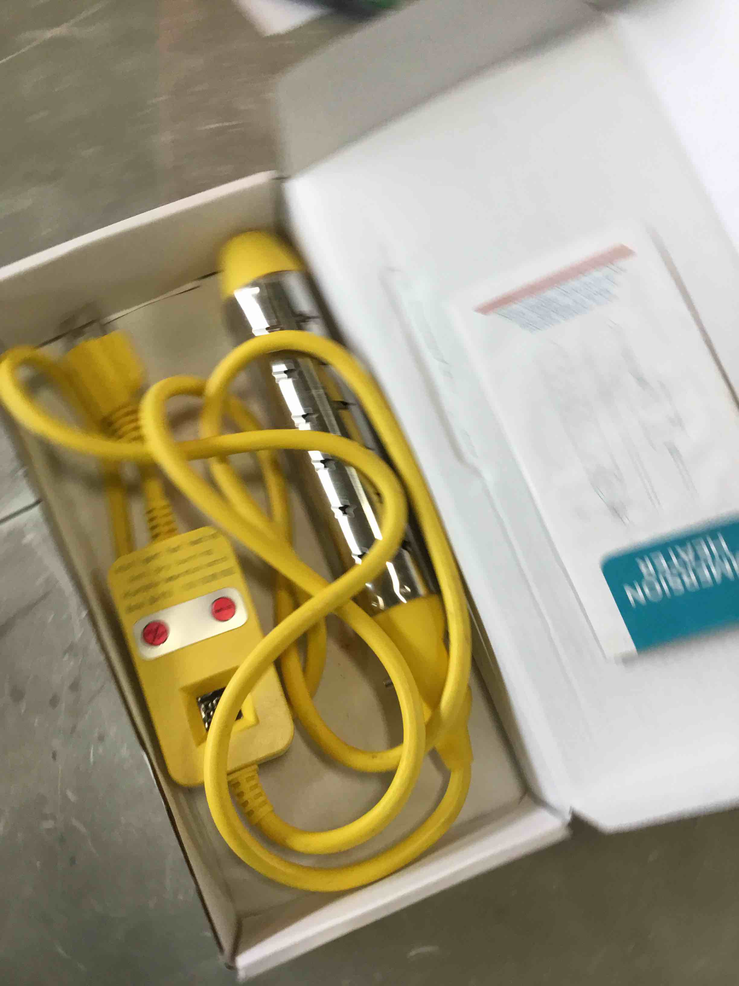 https://s3.amazonaws.com/lotting-images-prod/bidfta/RED6060099_1717605551668.jpeg