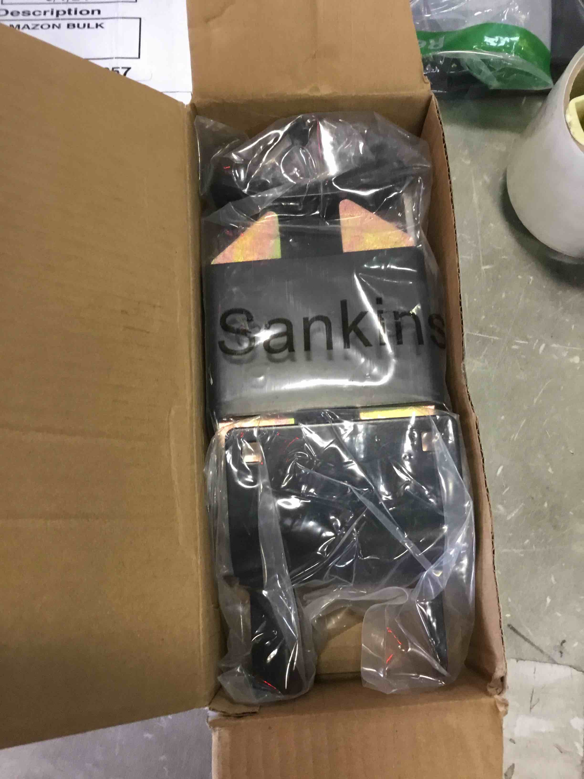 https://s3.amazonaws.com/lotting-images-prod/bidfta/RED6060105_1717605982262.jpeg