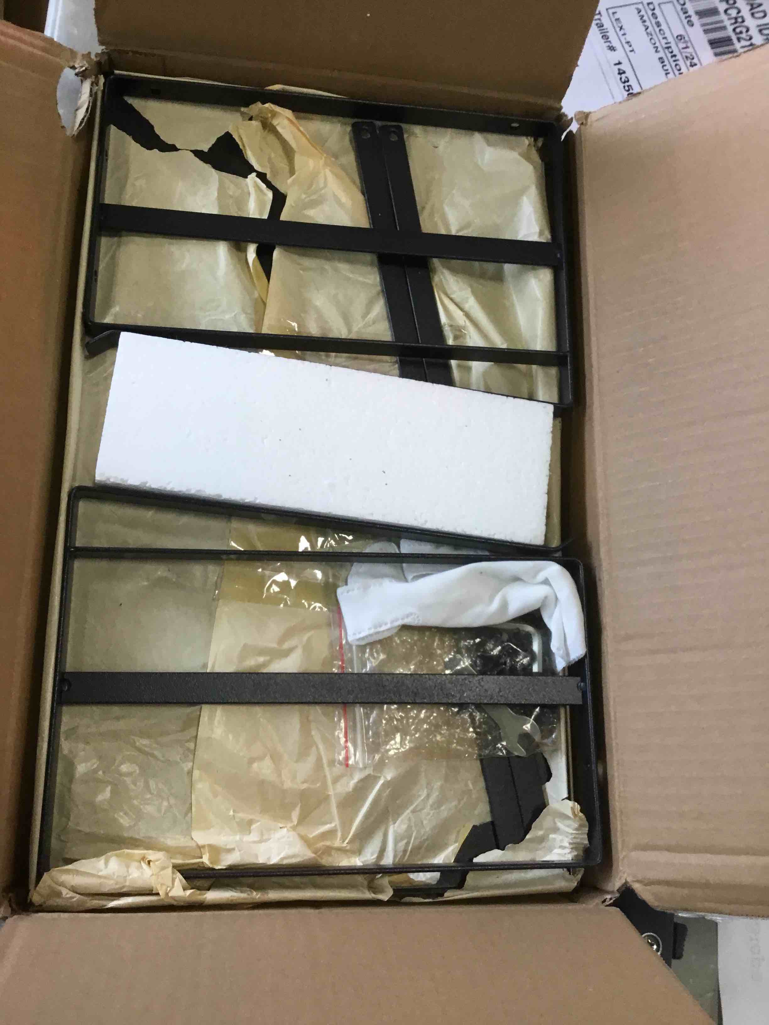 https://s3.amazonaws.com/lotting-images-prod/bidfta/RED6060113_1717606770755.jpeg