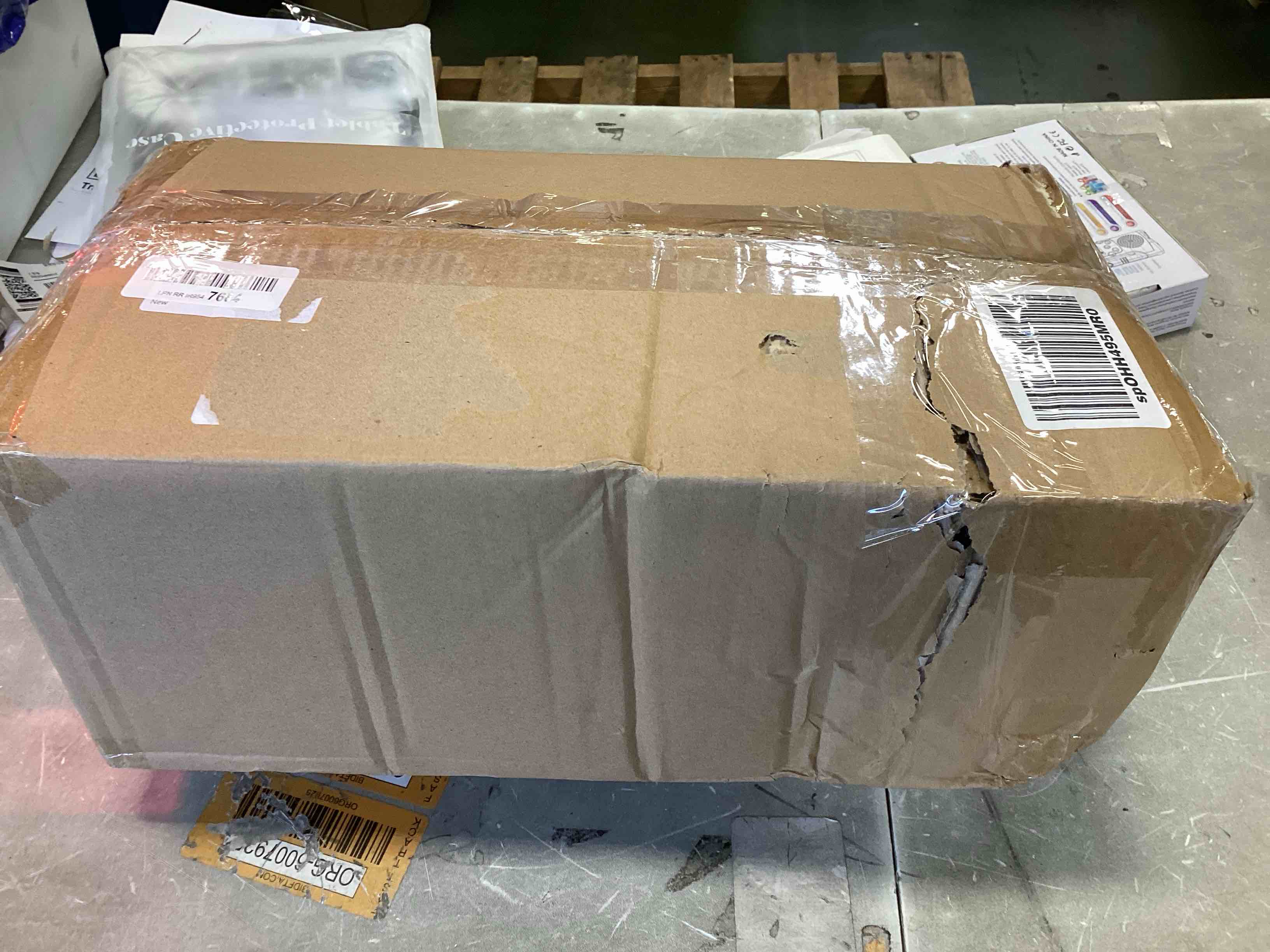 https://s3.amazonaws.com/lotting-images-prod/bidfta/RED6060306_1717679950143.jpeg