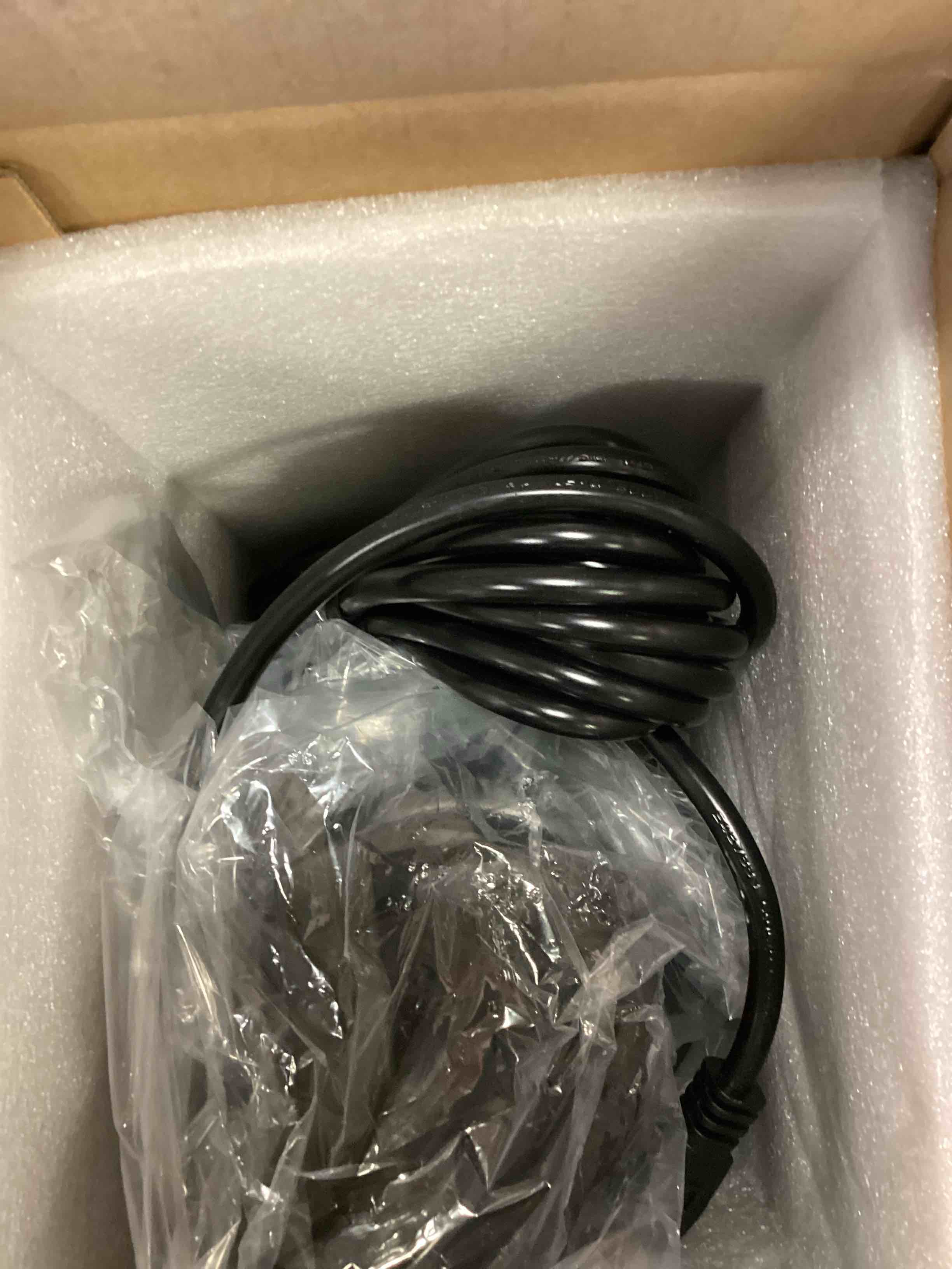 https://s3.amazonaws.com/lotting-images-prod/bidfta/RED6060327_1717681903996.jpeg