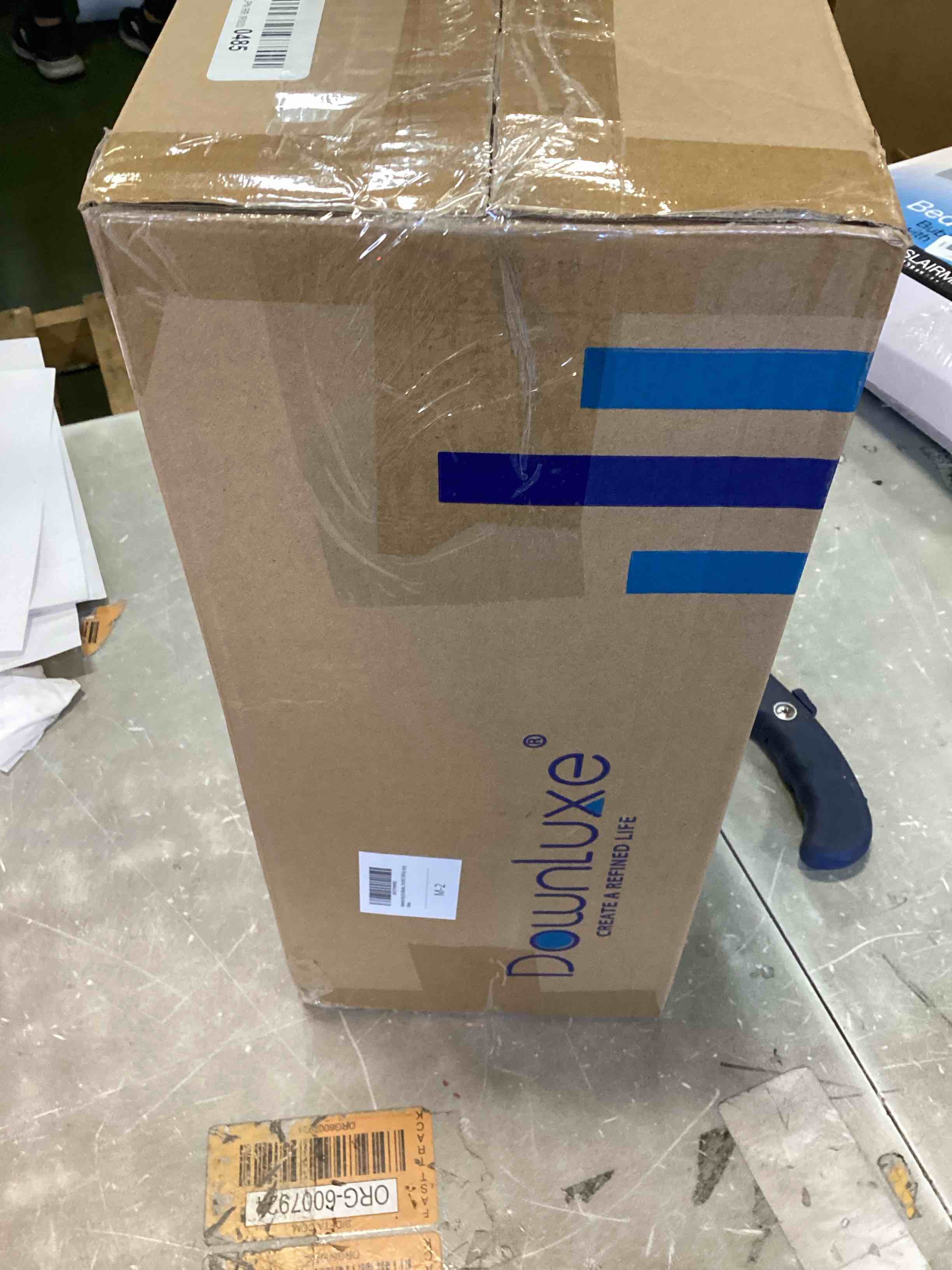 https://s3.amazonaws.com/lotting-images-prod/bidfta/RED6060363_1717686532268.jpeg