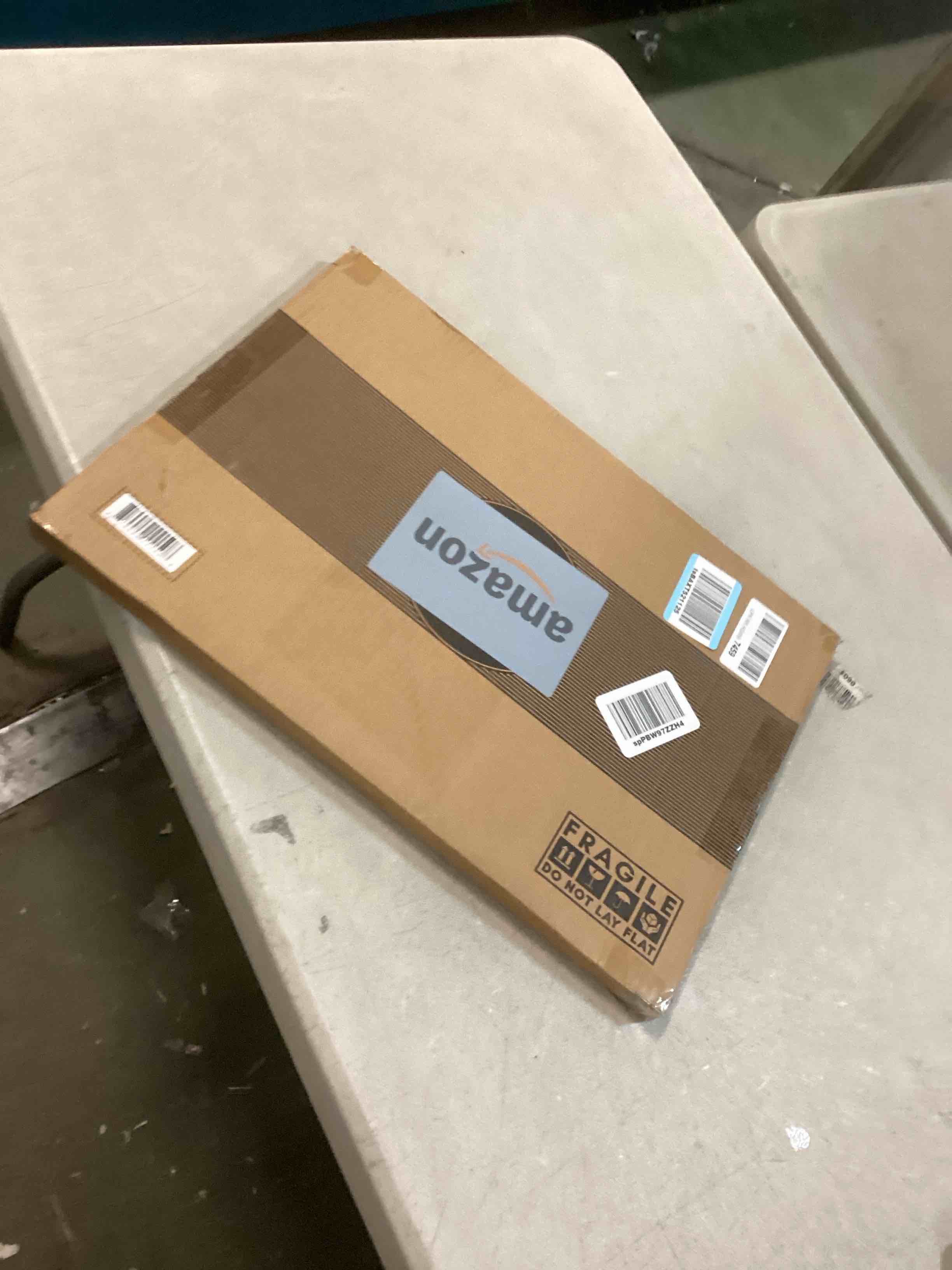 https://s3.amazonaws.com/lotting-images-prod/bidfta/RED6060446_1710422456328.jpeg