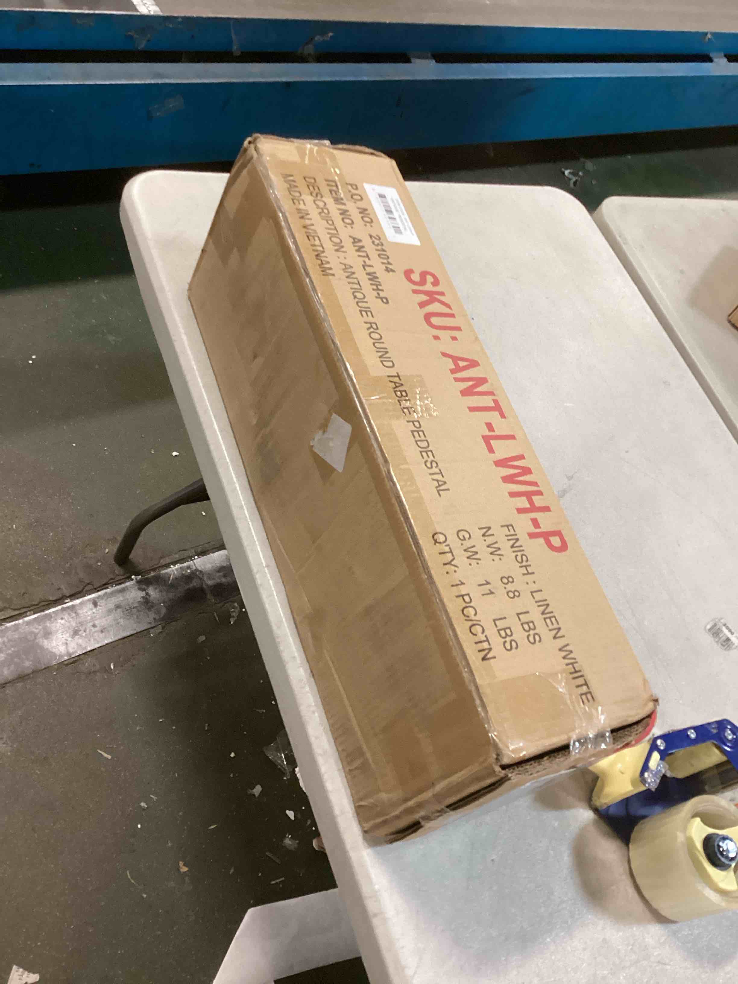 https://s3.amazonaws.com/lotting-images-prod/bidfta/RED6060596_1710440330948.jpeg