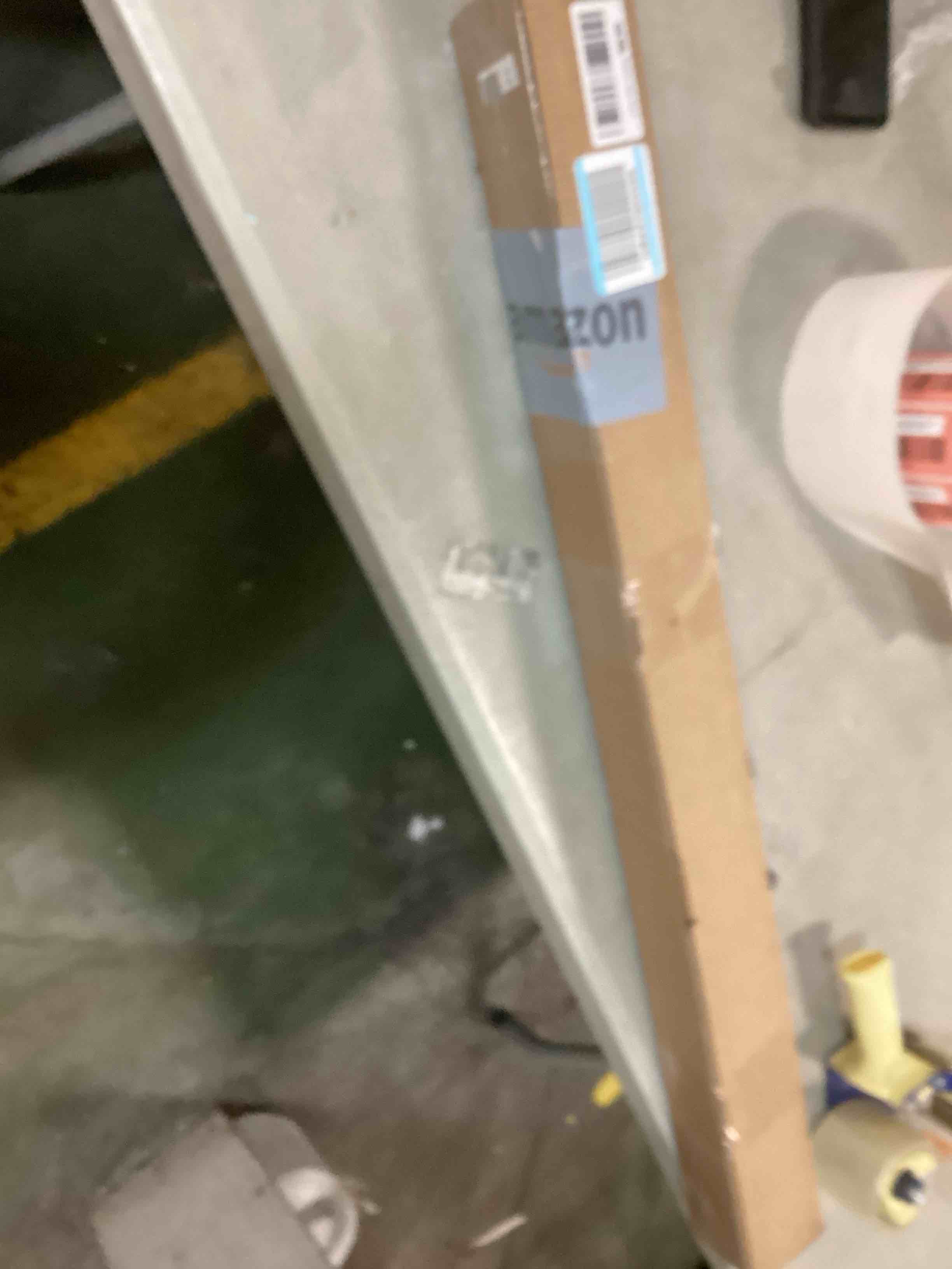 https://s3.amazonaws.com/lotting-images-prod/bidfta/RED6060664_1710501365776.jpeg
