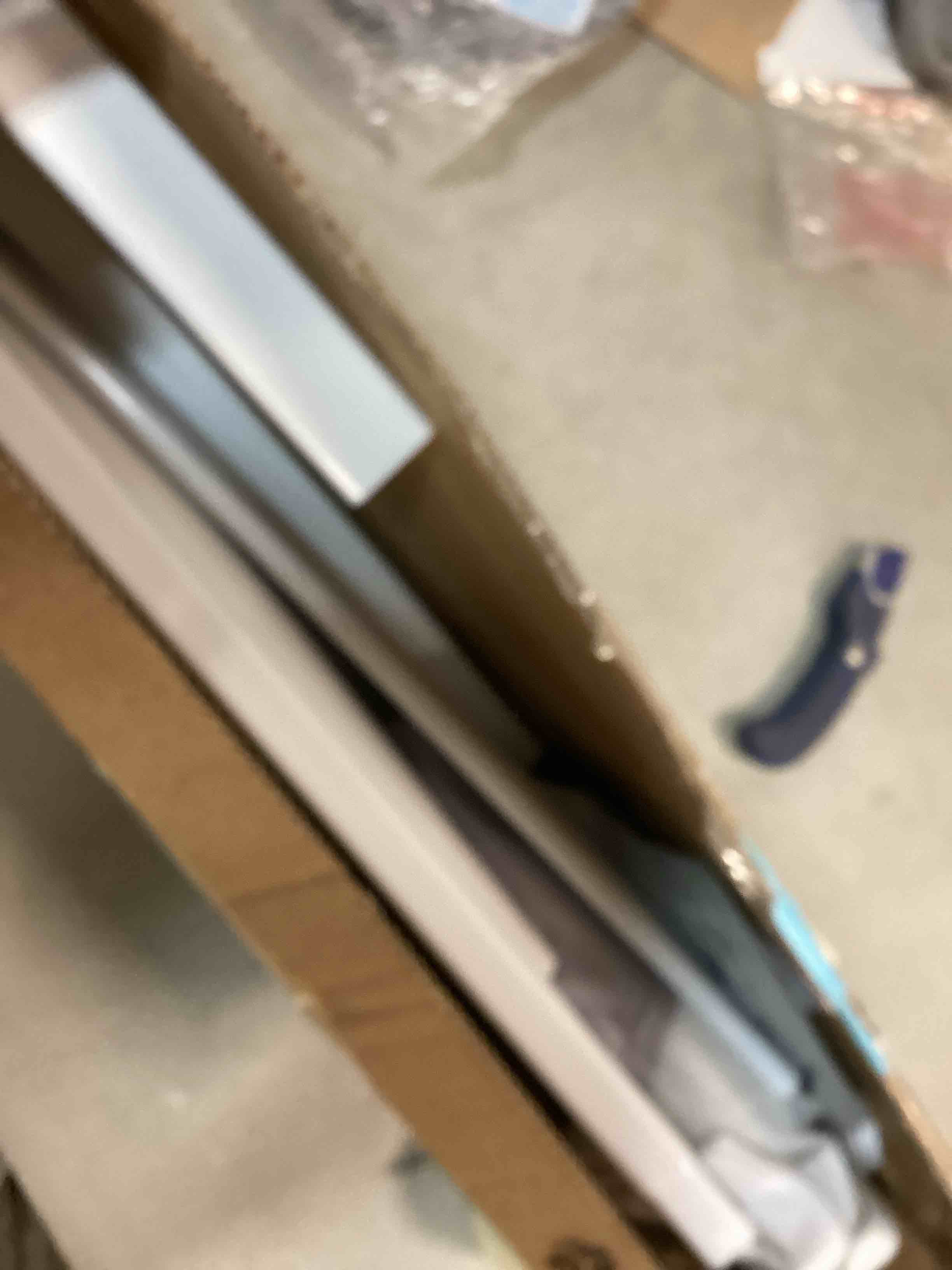https://s3.amazonaws.com/lotting-images-prod/bidfta/RED6060901_1710527363490.jpeg